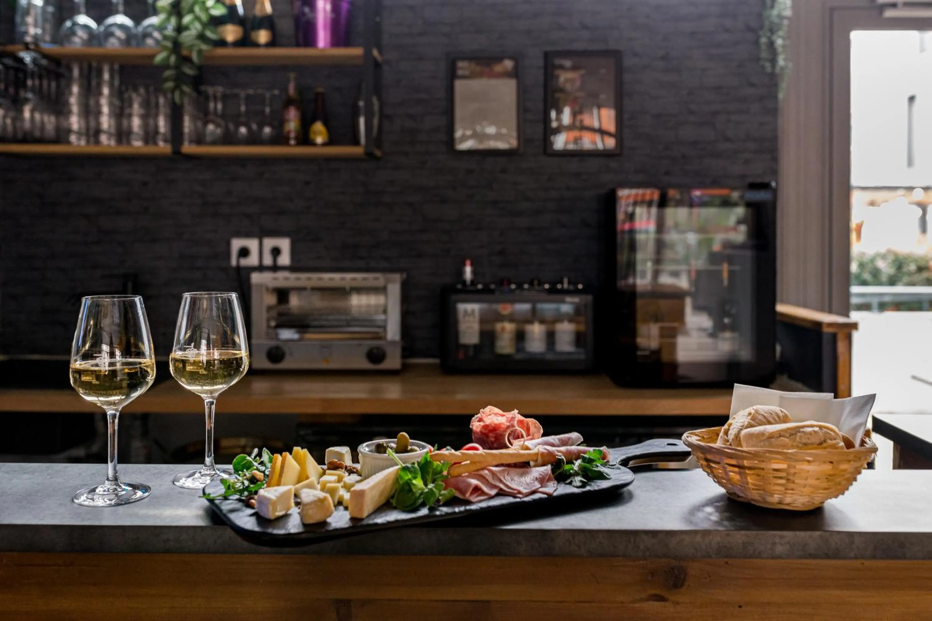 Lounge or bar in Appart hôtel Q7 Lodge Lyon 7