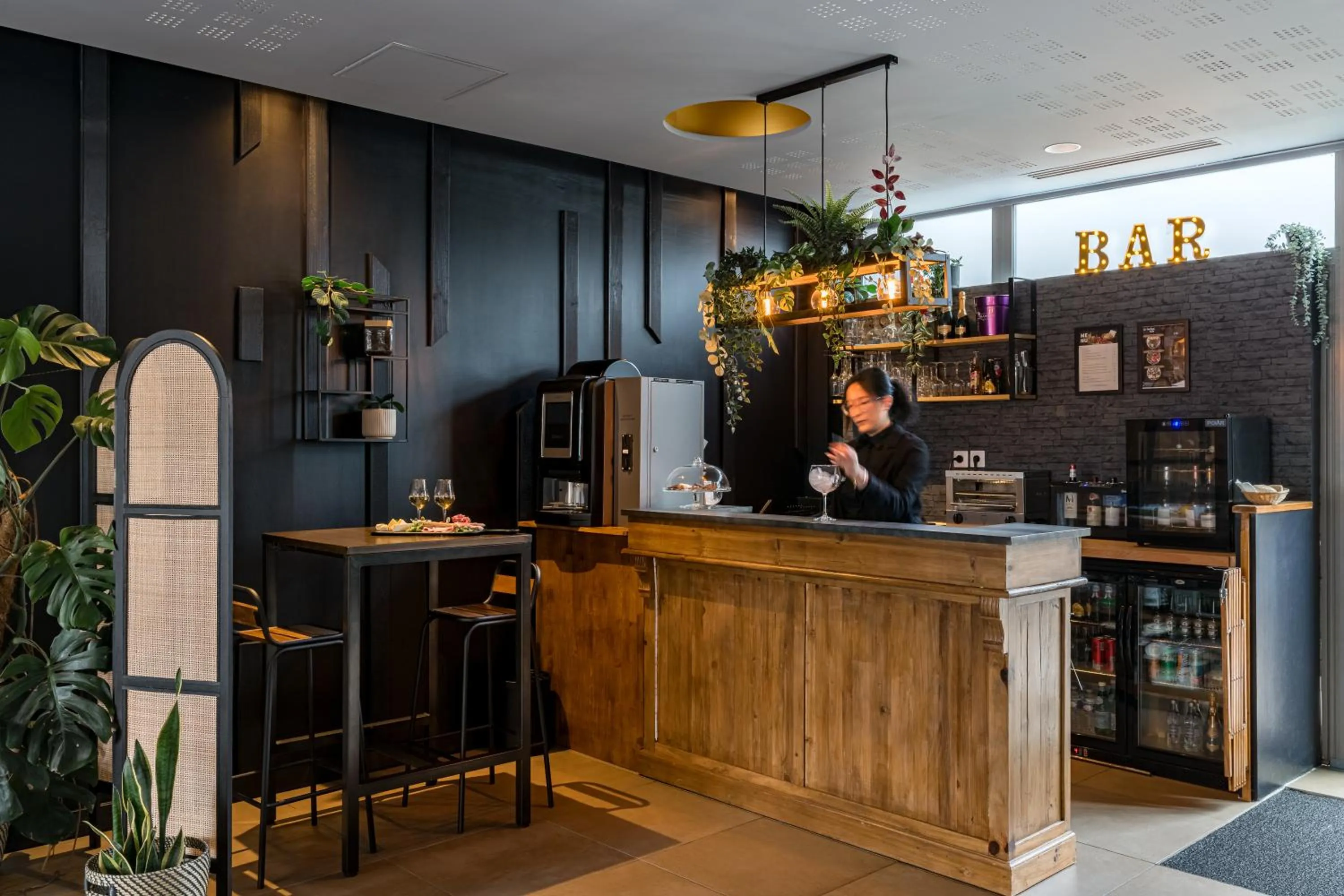 Lounge or bar in Appart hôtel Q7 Lodge Lyon 7