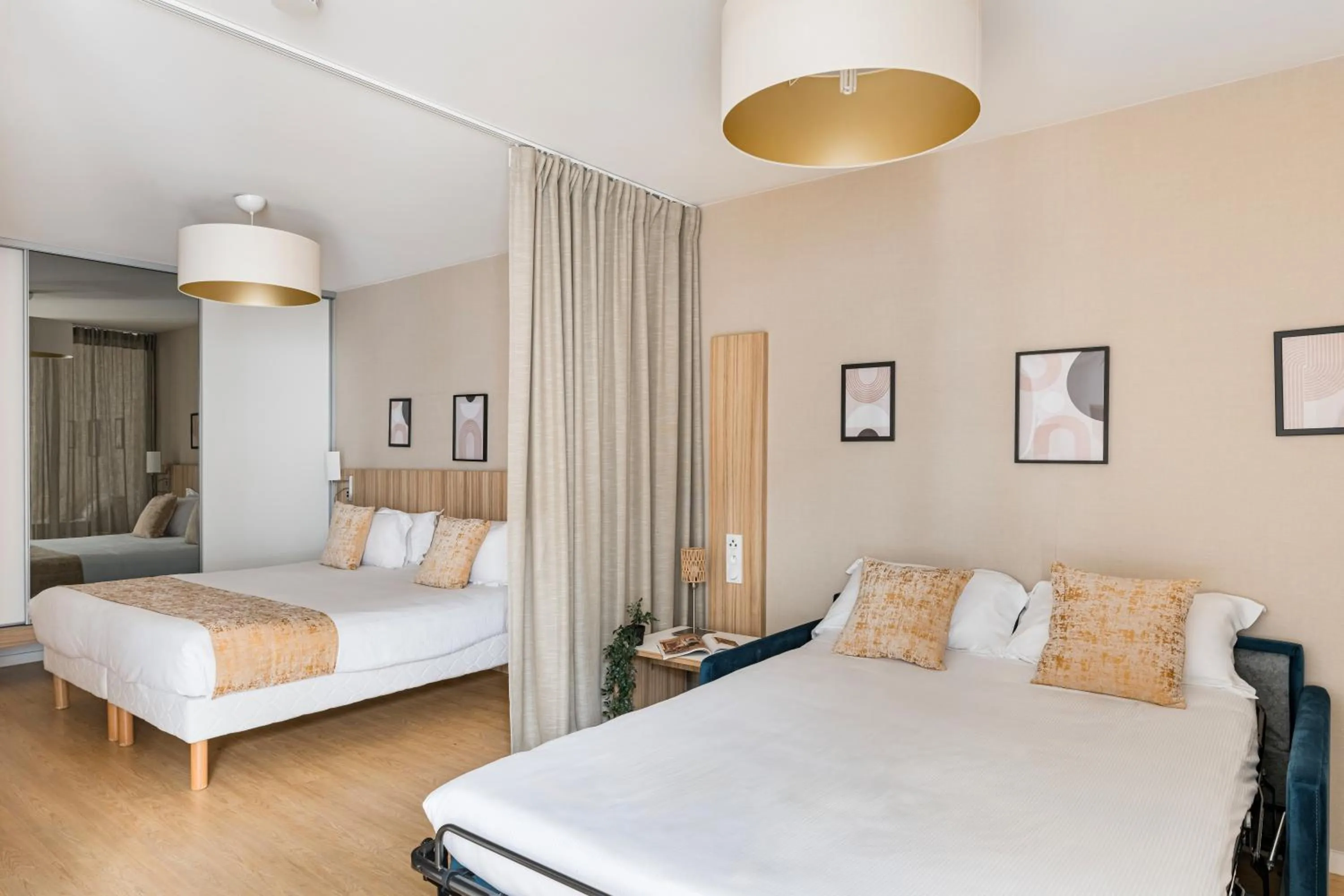 Bed in Appart hôtel Q7 Lodge Lyon 7