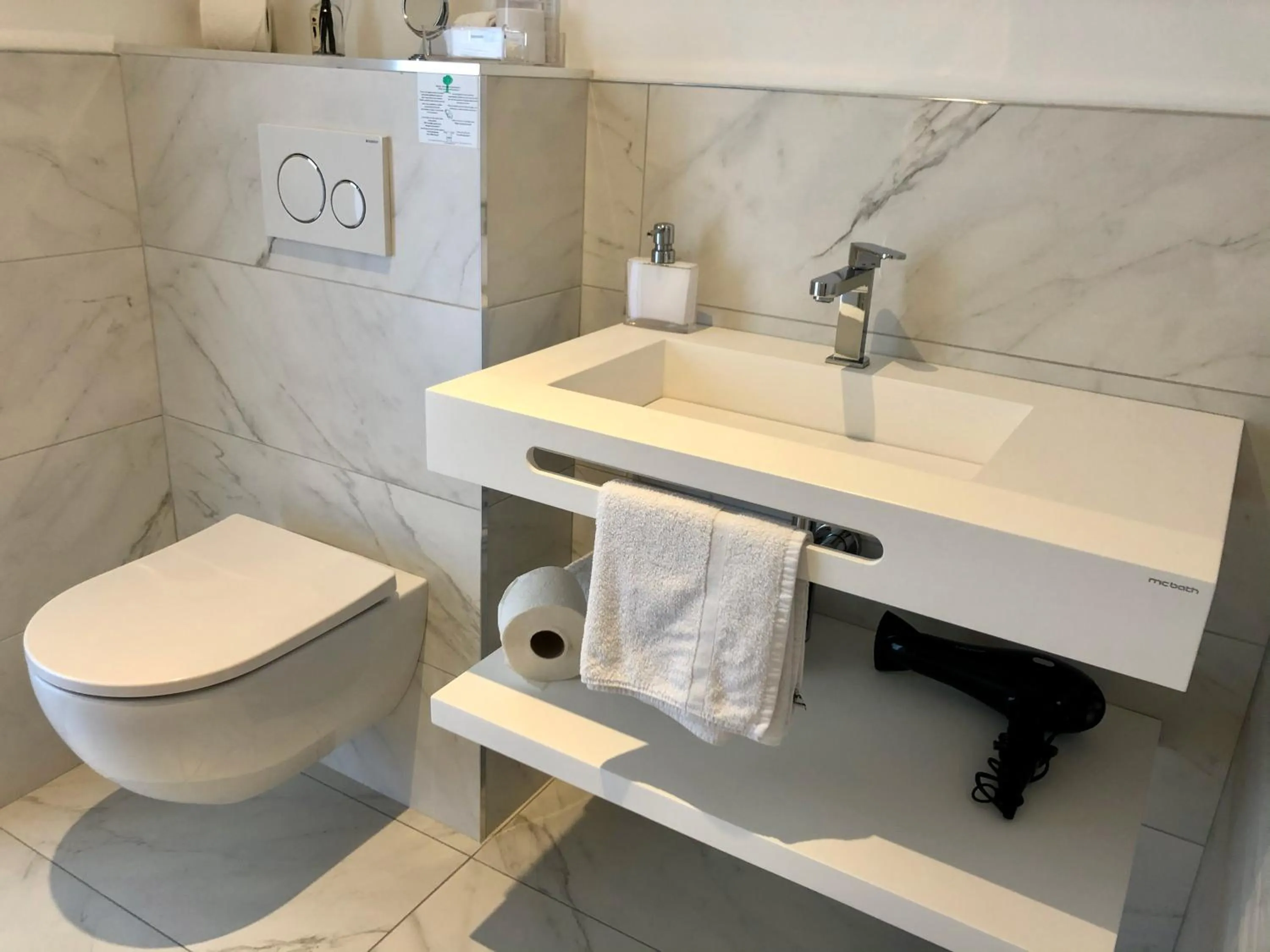 Bathroom in HÔTELYA - Lille Villeneuve d'Ascq