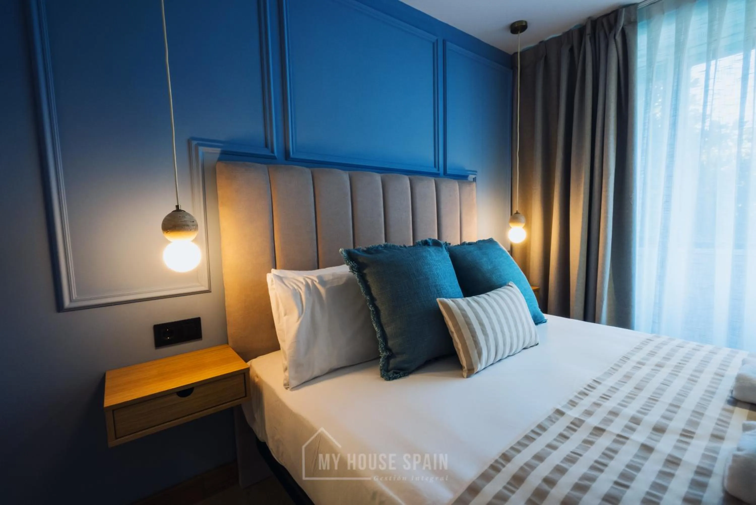 Bed in Hotel Central by MyHouseSpain