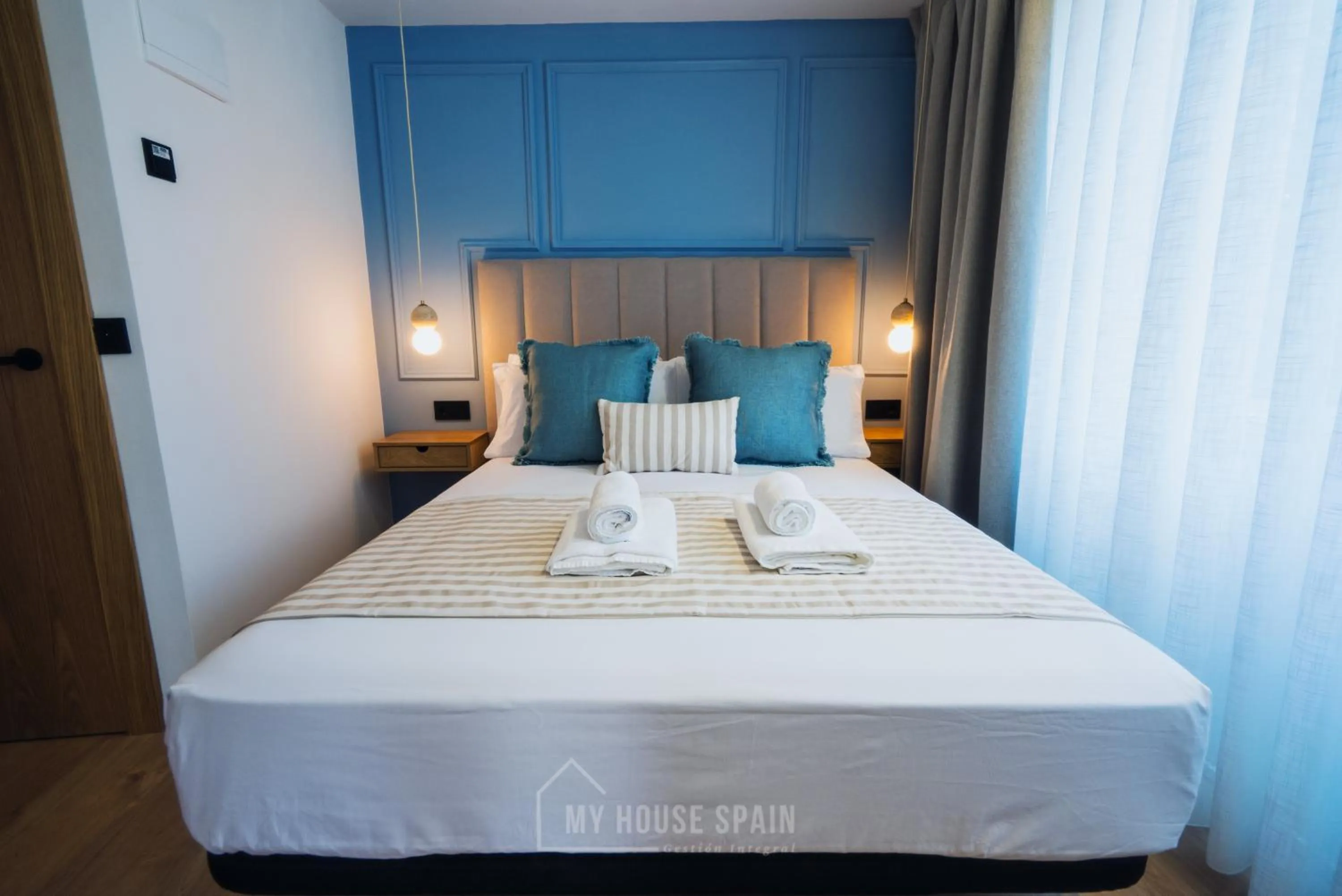 Bed in Hotel Central by MyHouseSpain