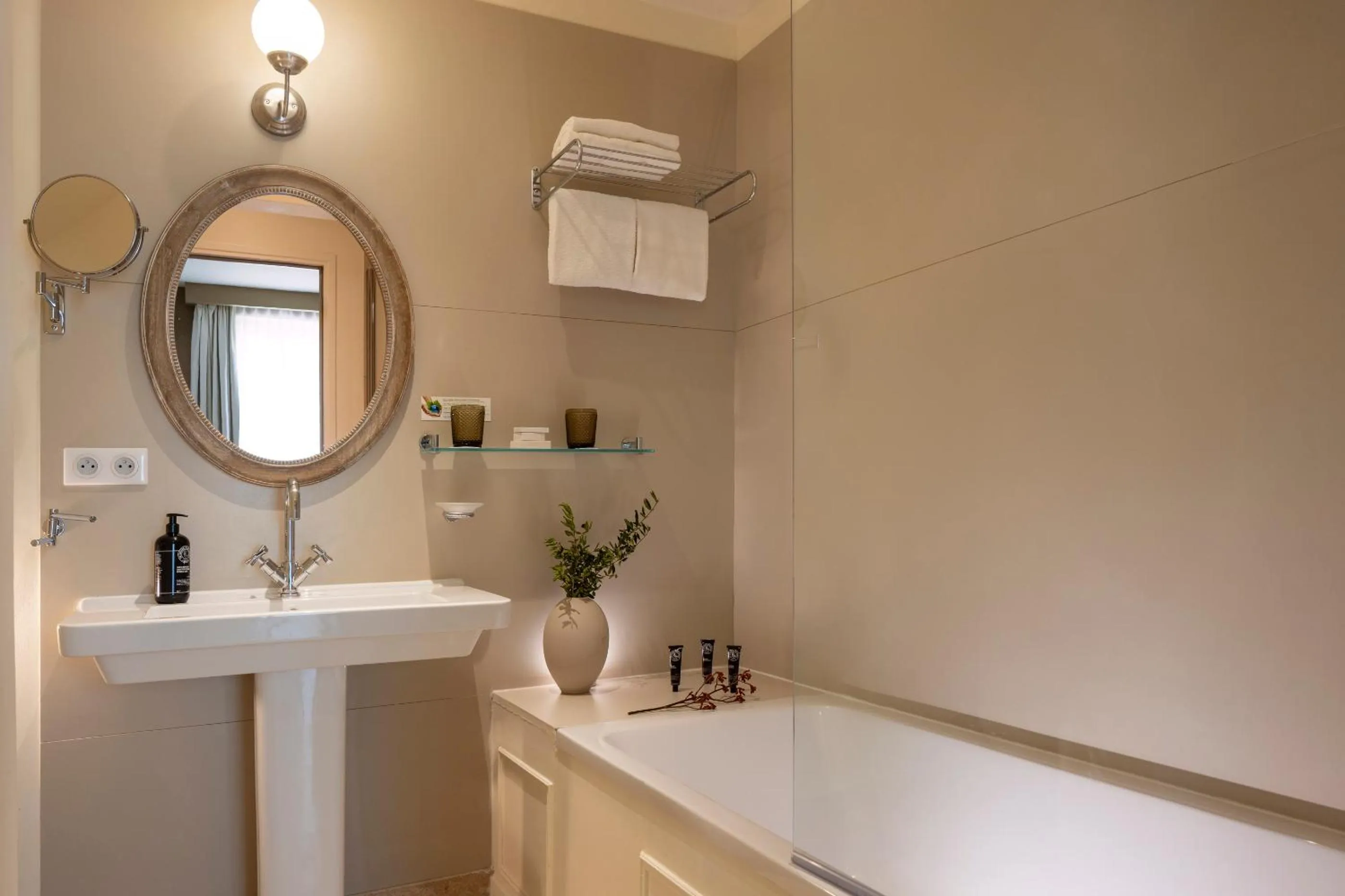 Château Les Oliviers de Salettes