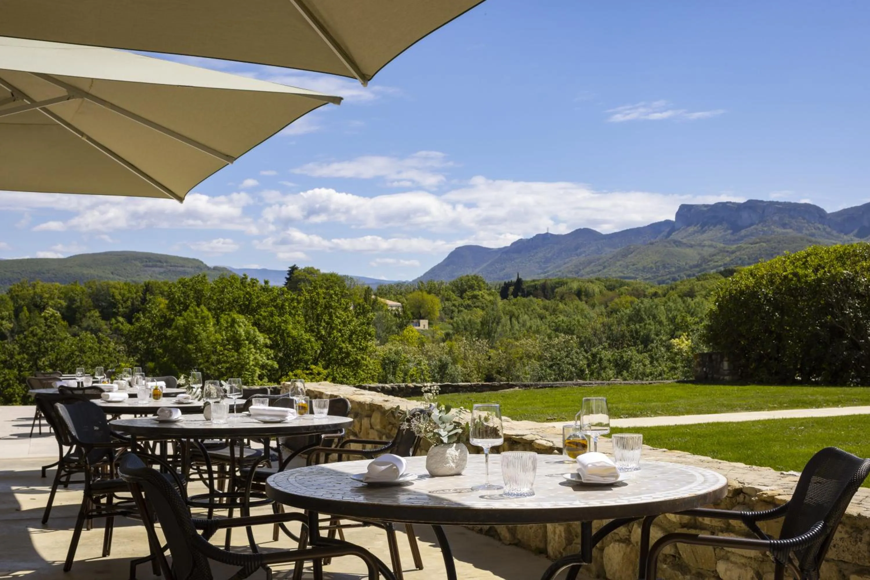 Natural landscape in Château Les Oliviers de Salettes