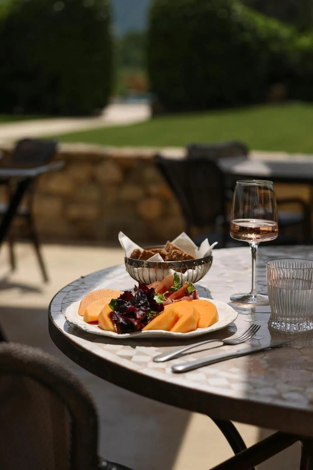 Food in Château Les Oliviers de Salettes