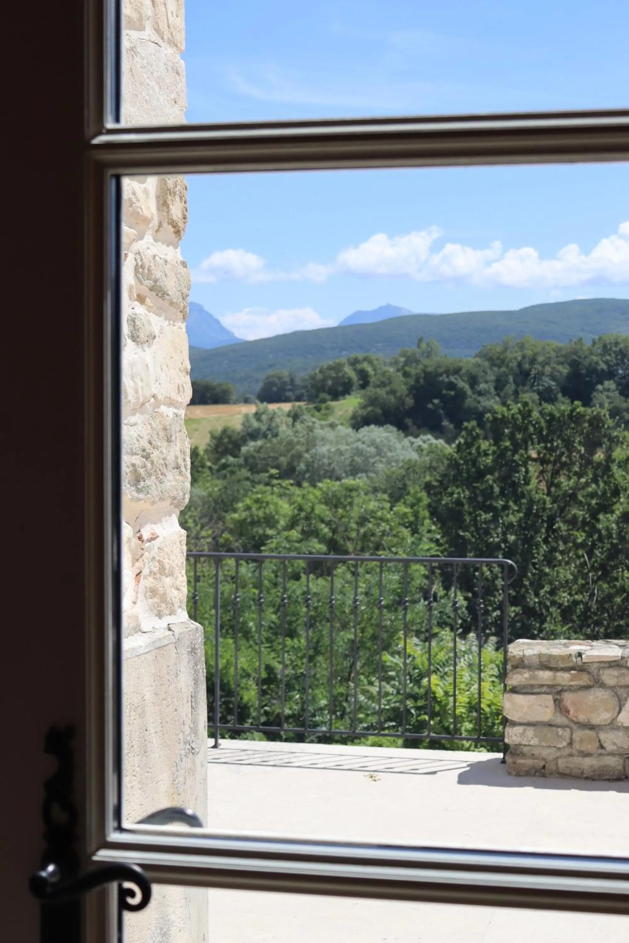 Natural landscape in Château Les Oliviers de Salettes