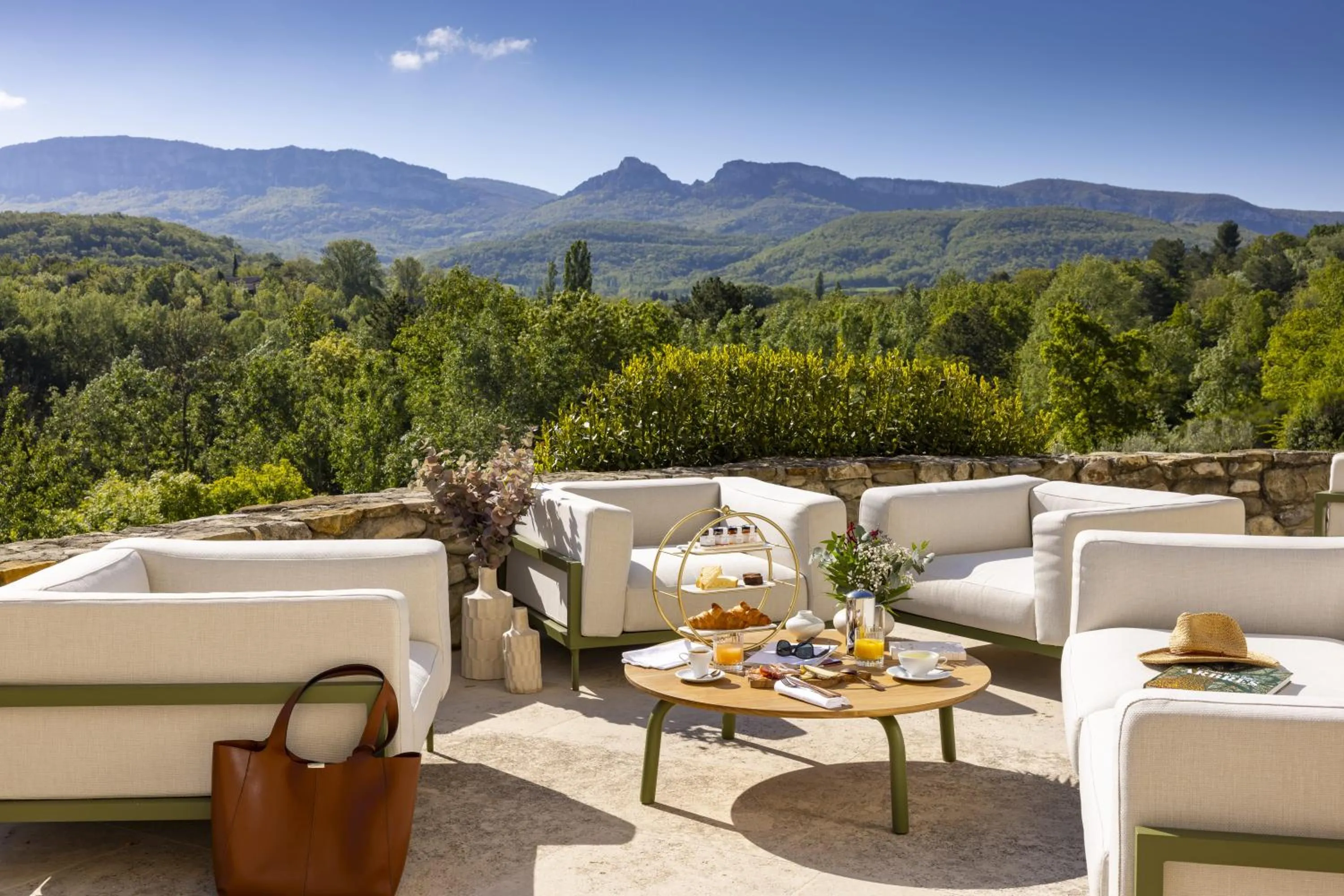 Natural landscape in Château Les Oliviers de Salettes