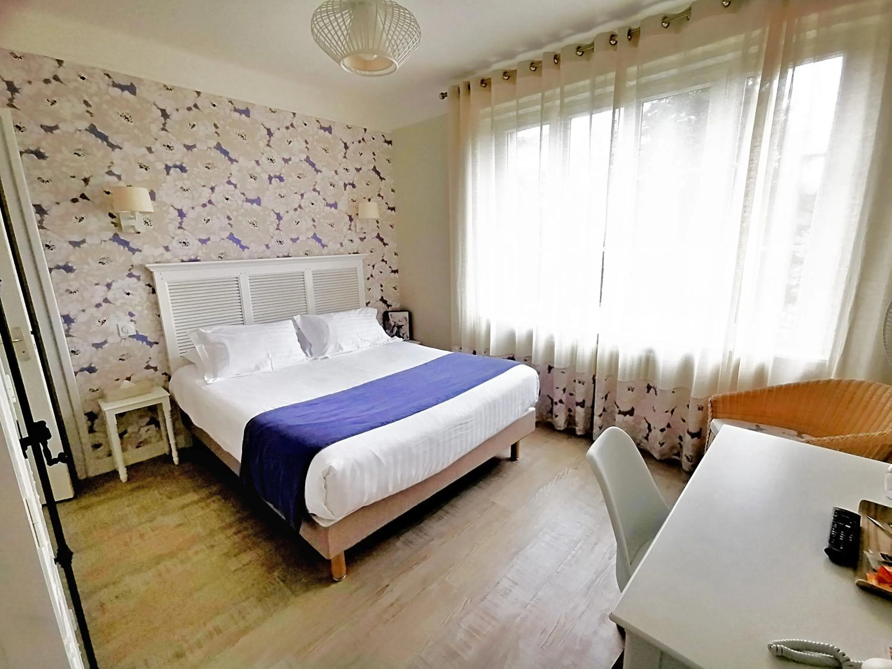 Photo of the whole room, Bed in La Ramade - Teritoria