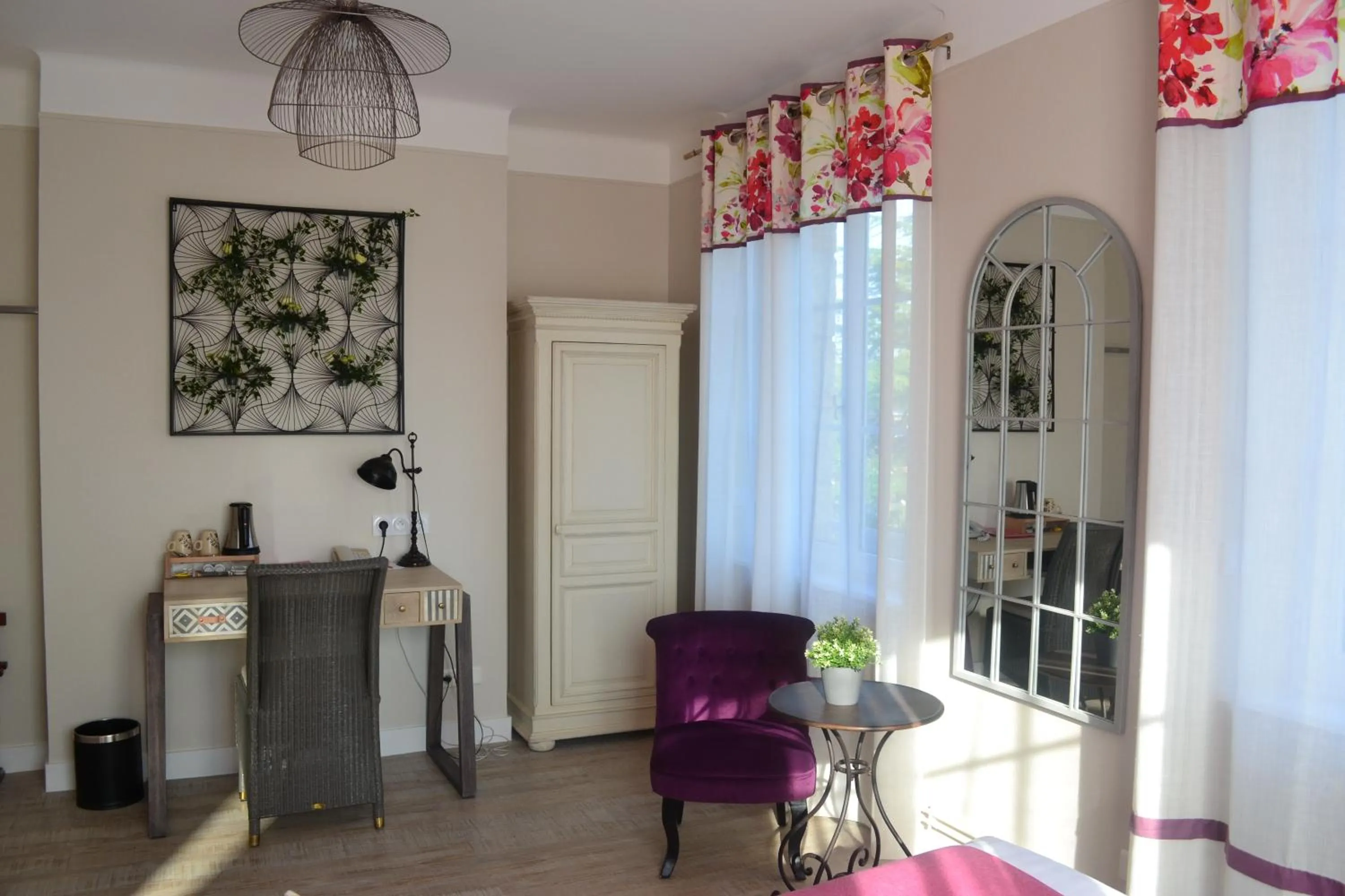 Photo of the whole room in La Ramade - Teritoria