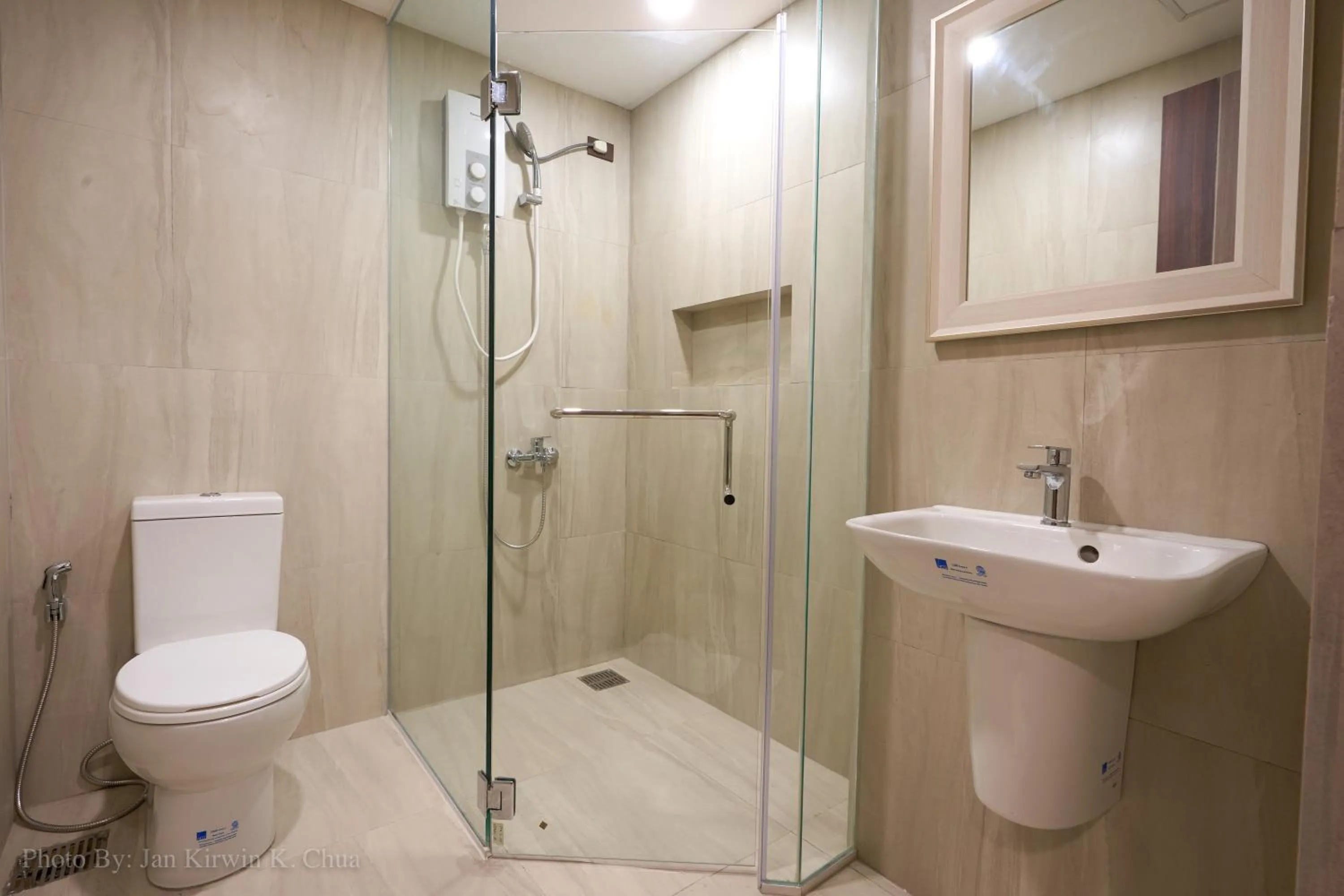 Bathroom in Griffin Hotel and Suites