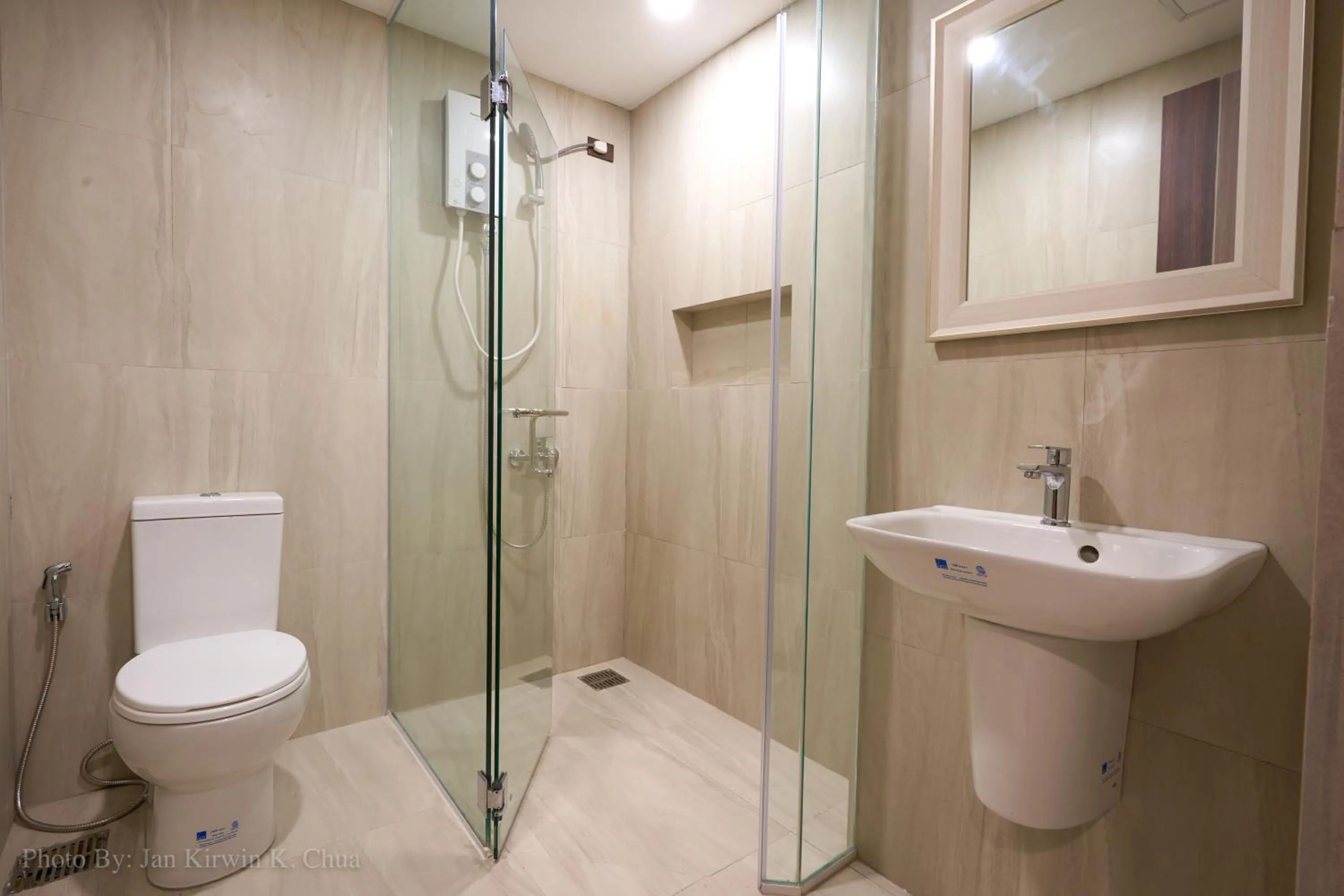 Shower in Griffin Hotel and Suites