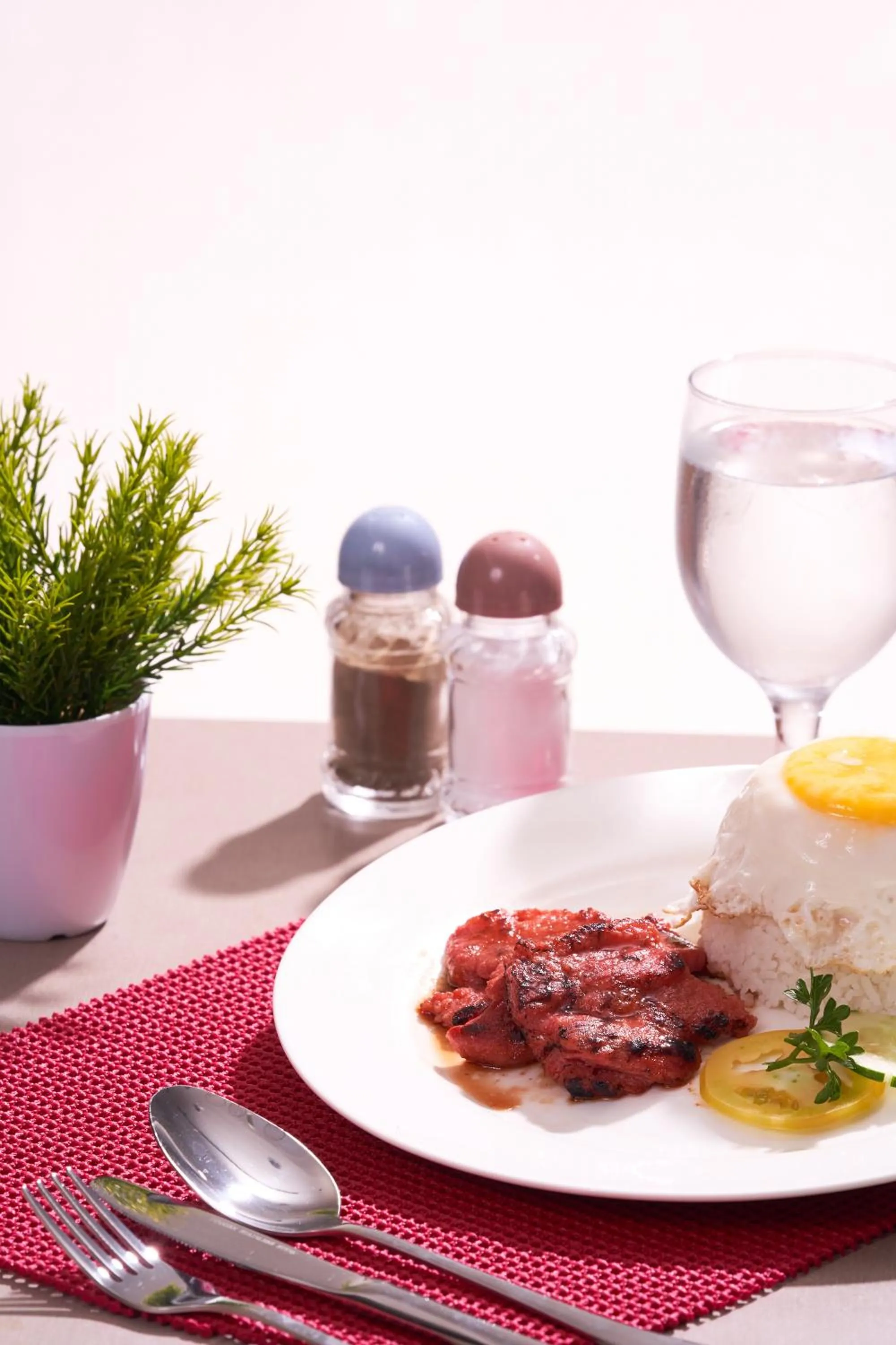 Food in Griffin Hotel and Suites