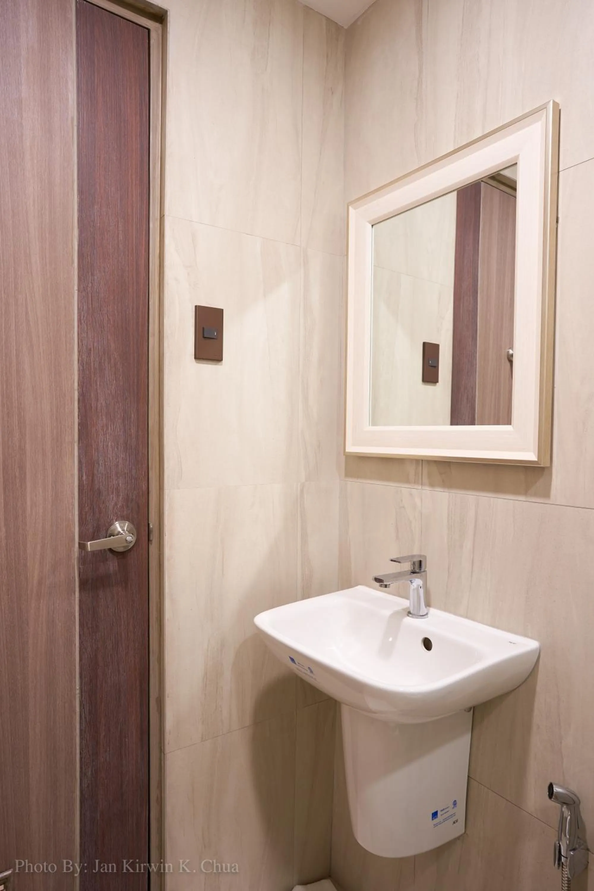 Toilet in Griffin Hotel and Suites