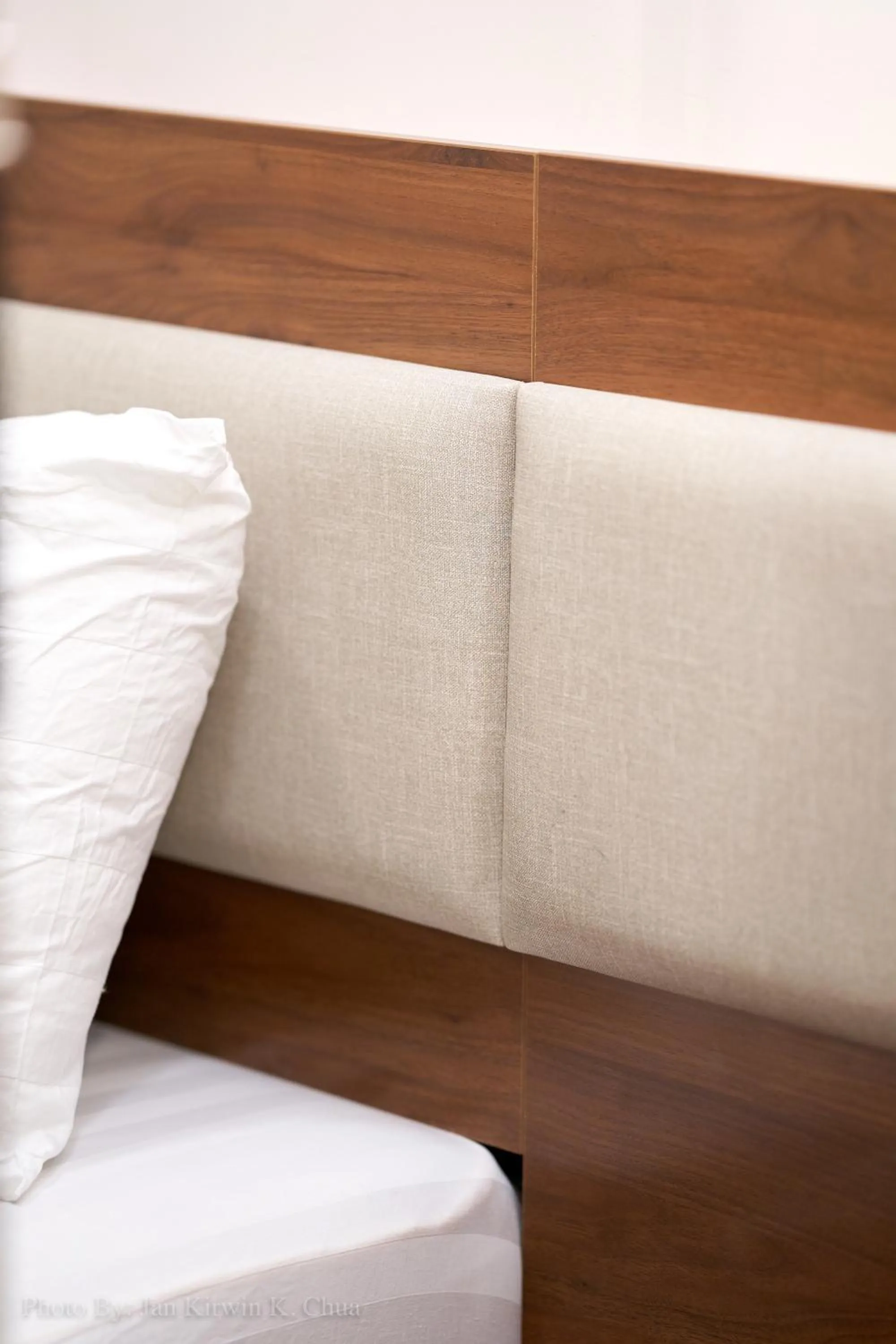 Bed in Griffin Hotel and Suites