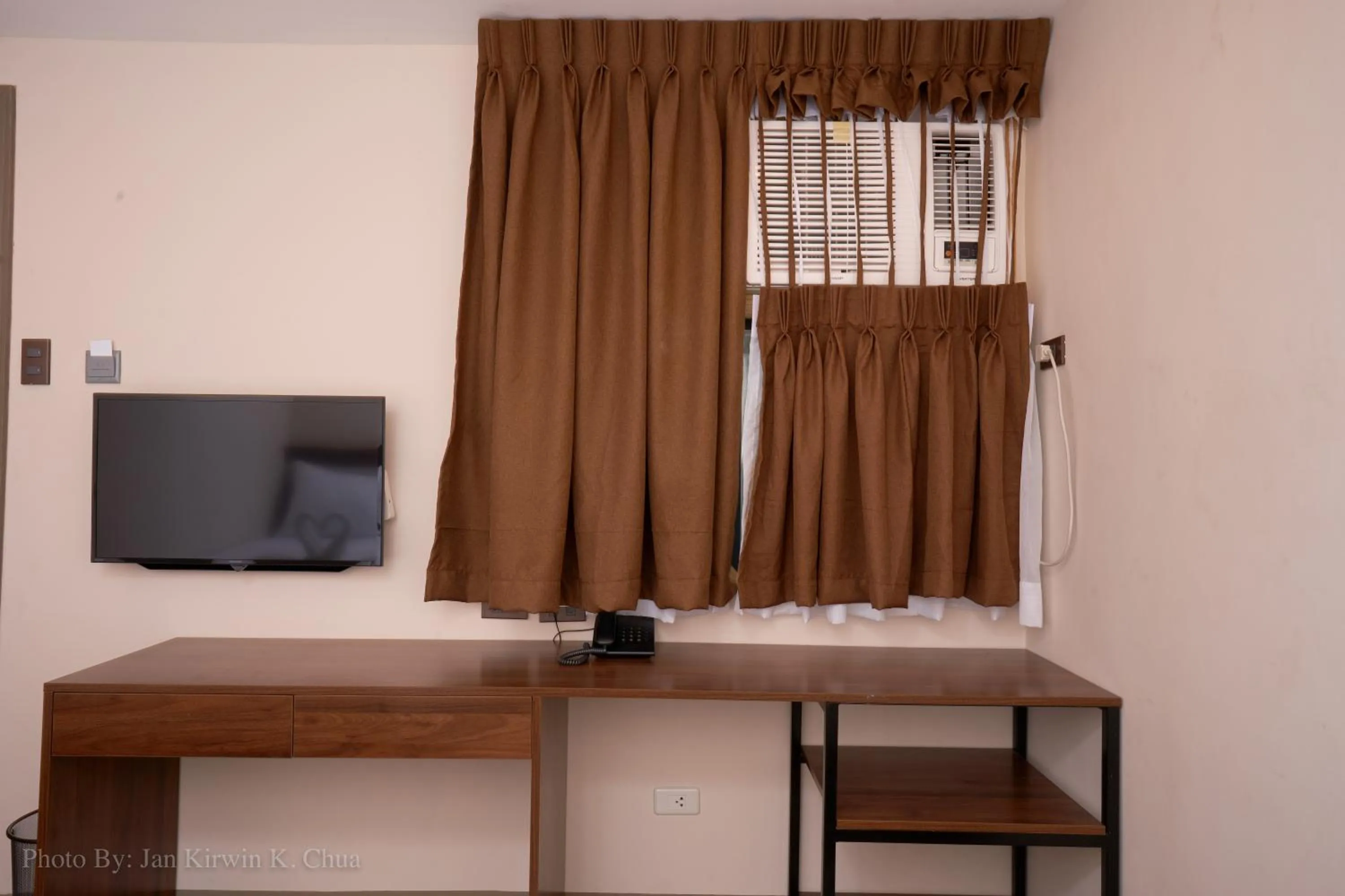 TV and multimedia in Griffin Hotel and Suites