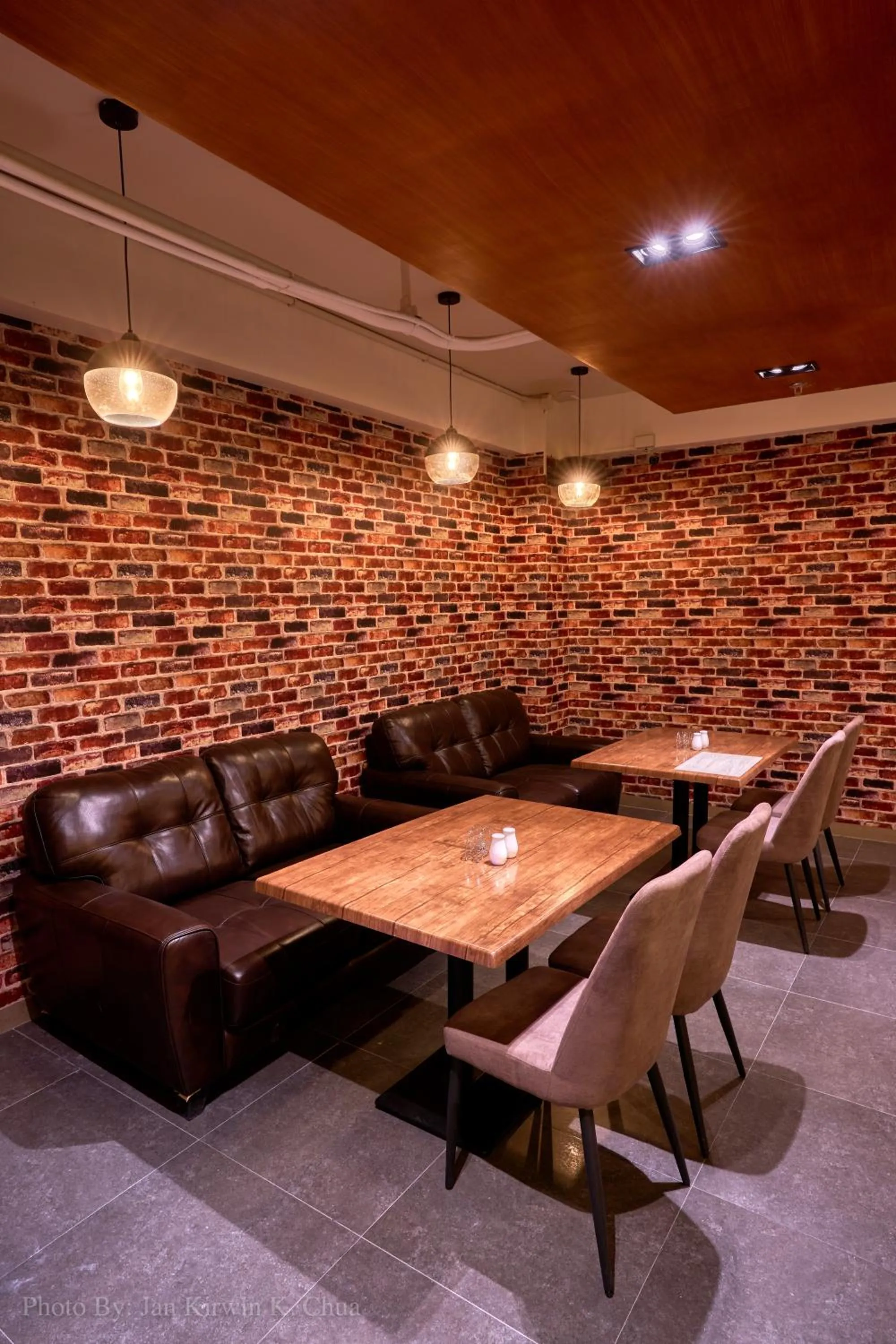 Restaurant/places to eat in Griffin Hotel and Suites