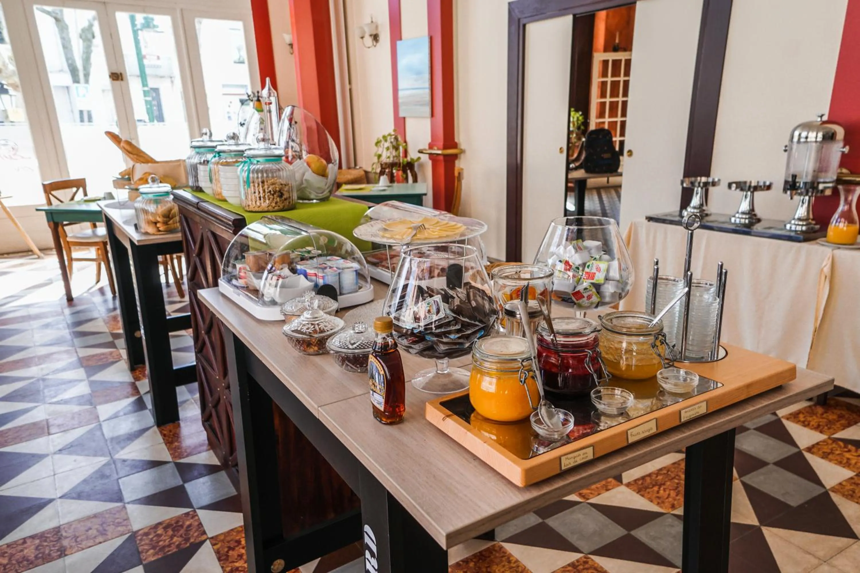 Breakfast in LOGIS Hotel Majestic Chatelaillon Plage - La Rochelle