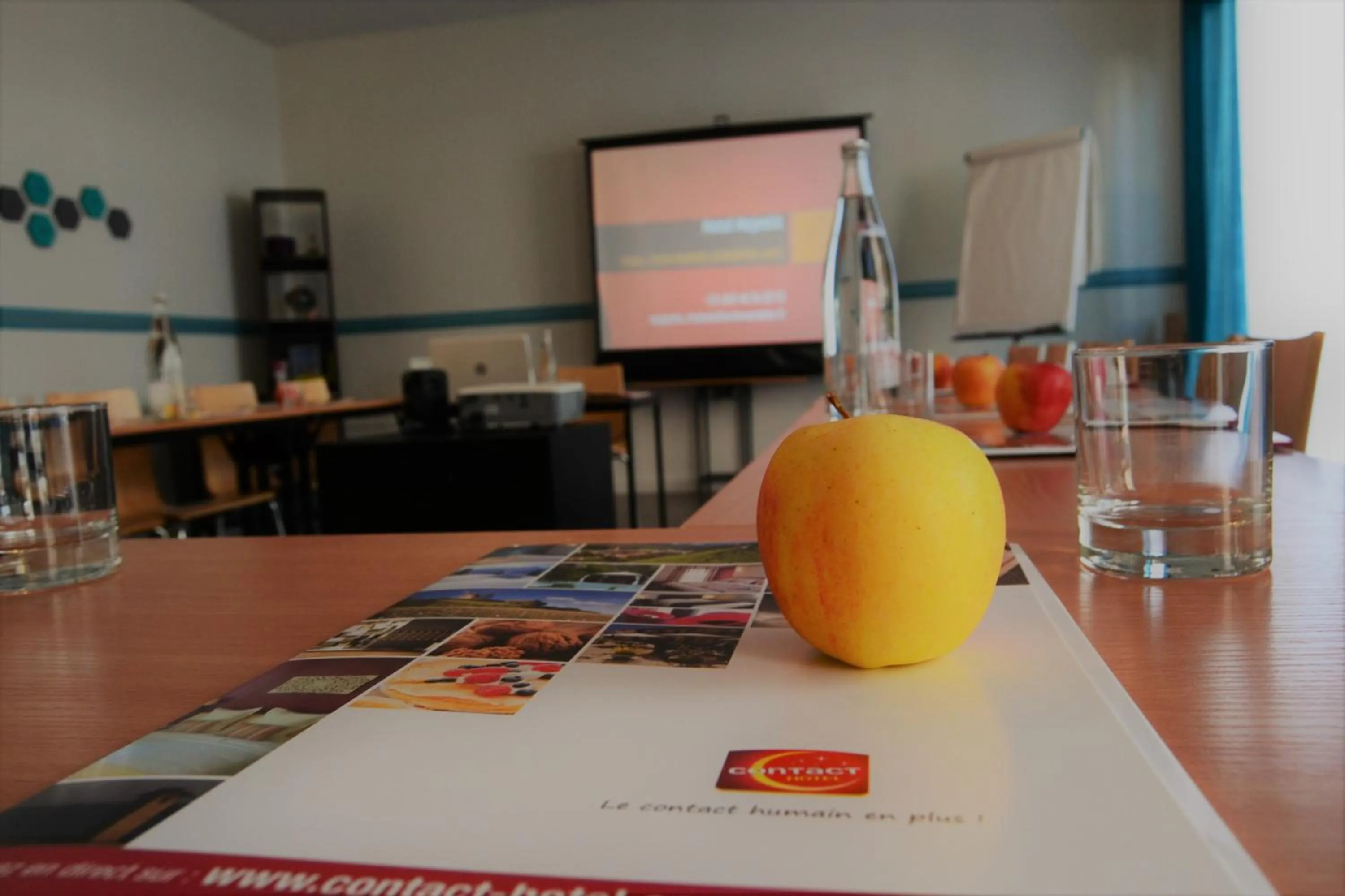 Business facilities in LOGIS Hotel Majestic Chatelaillon Plage - La Rochelle