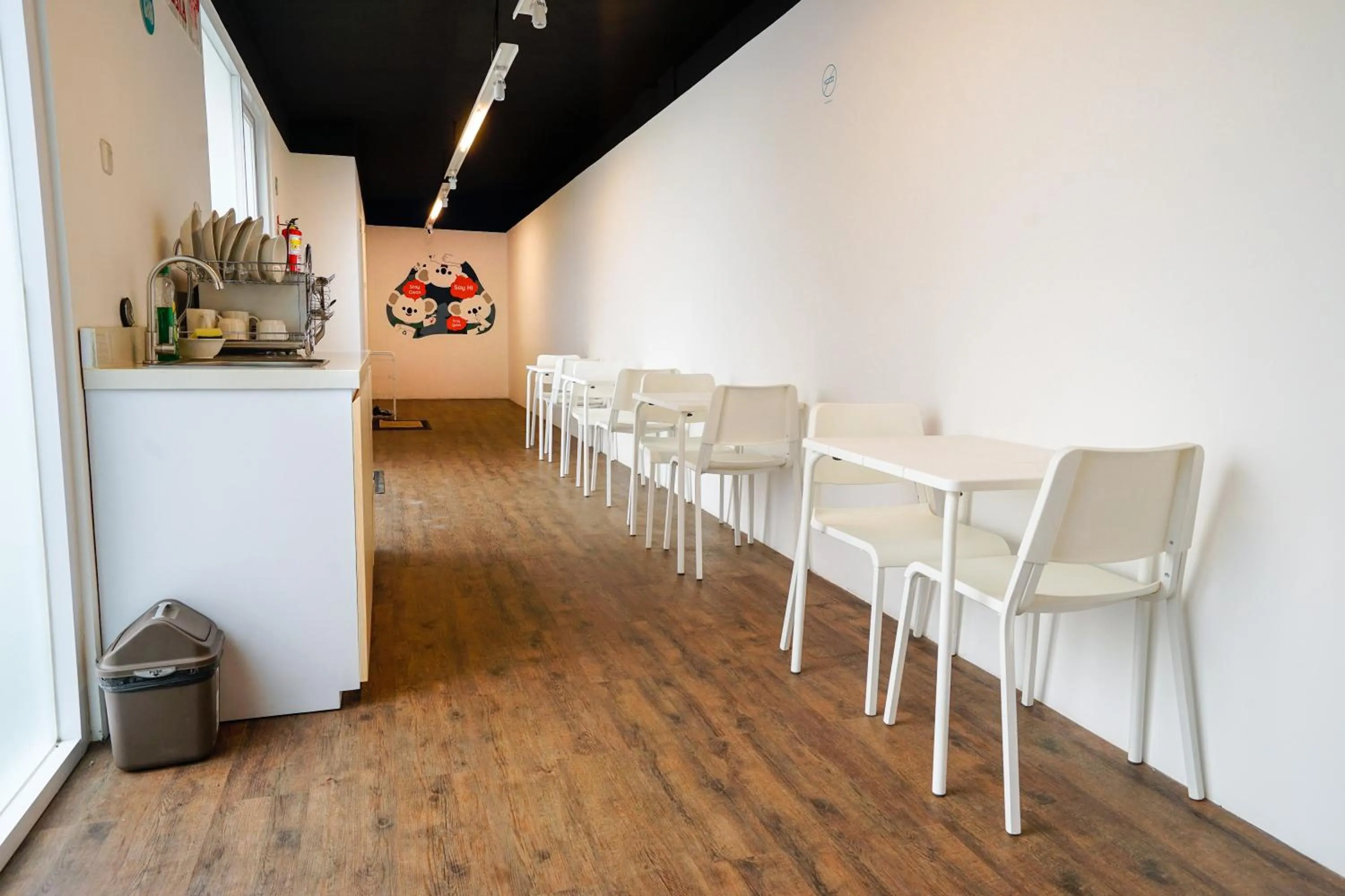 Communal lounge/ TV room in Bobopod Dago, Bandung