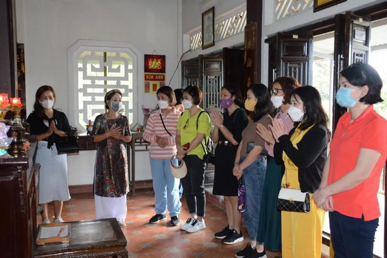 group of guests in Hue Lotus Homestay