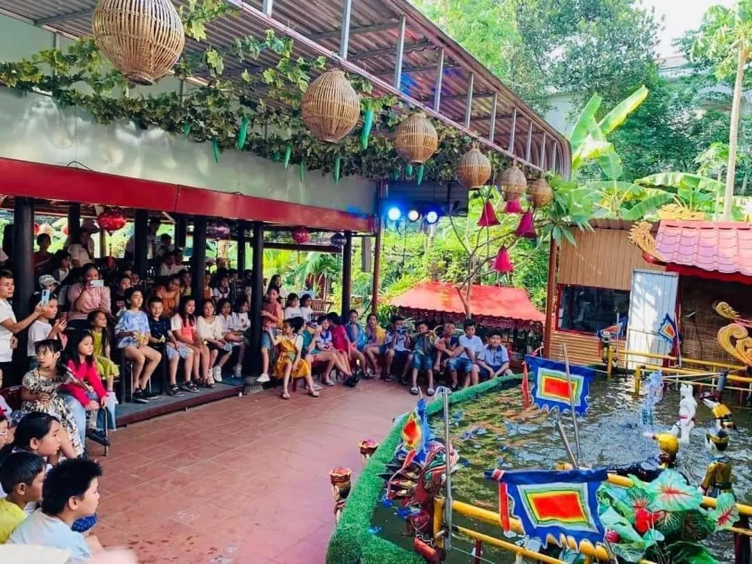 children in Hue Lotus Homestay