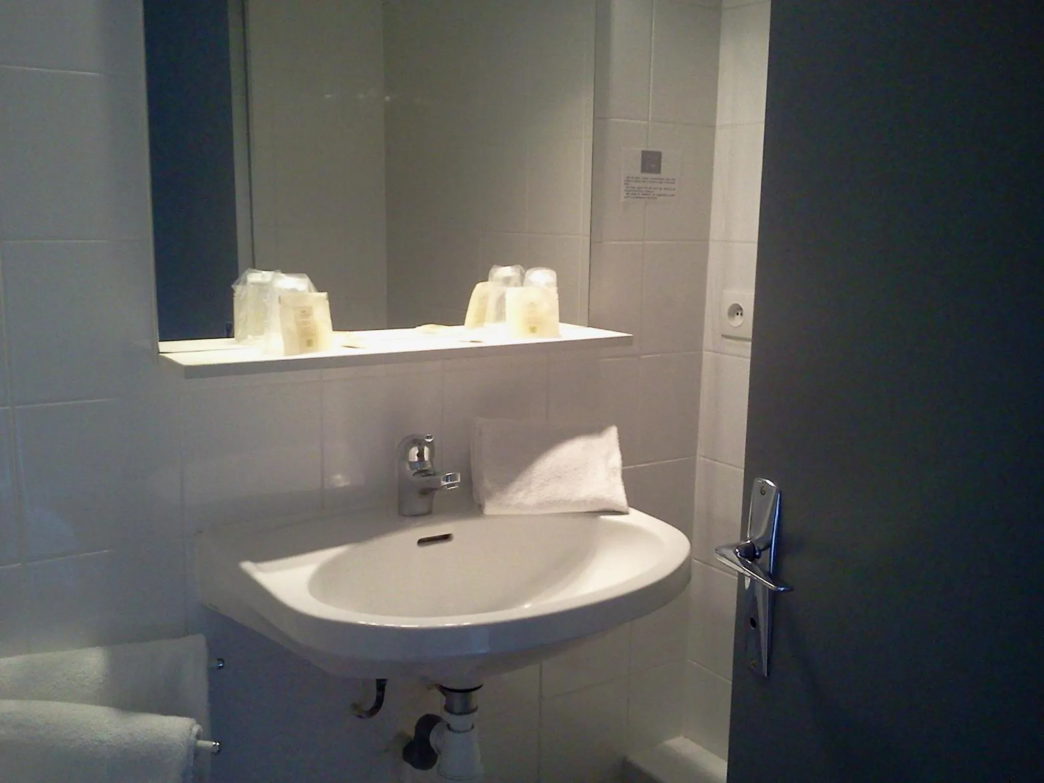Bathroom in Hotel Restaurant Le Phare