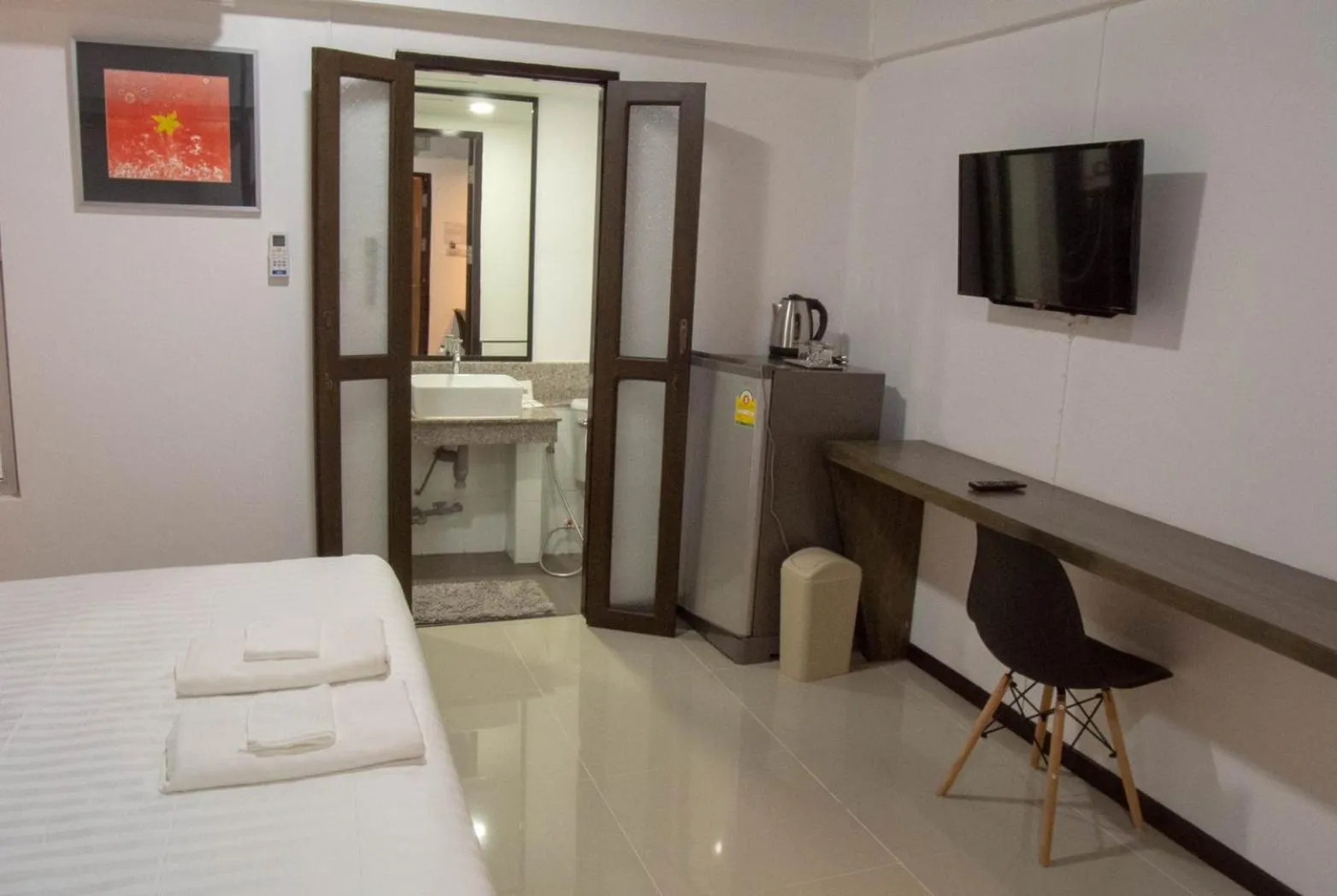 TV and multimedia, Bed in The 168 Gallery Residence and Hotel