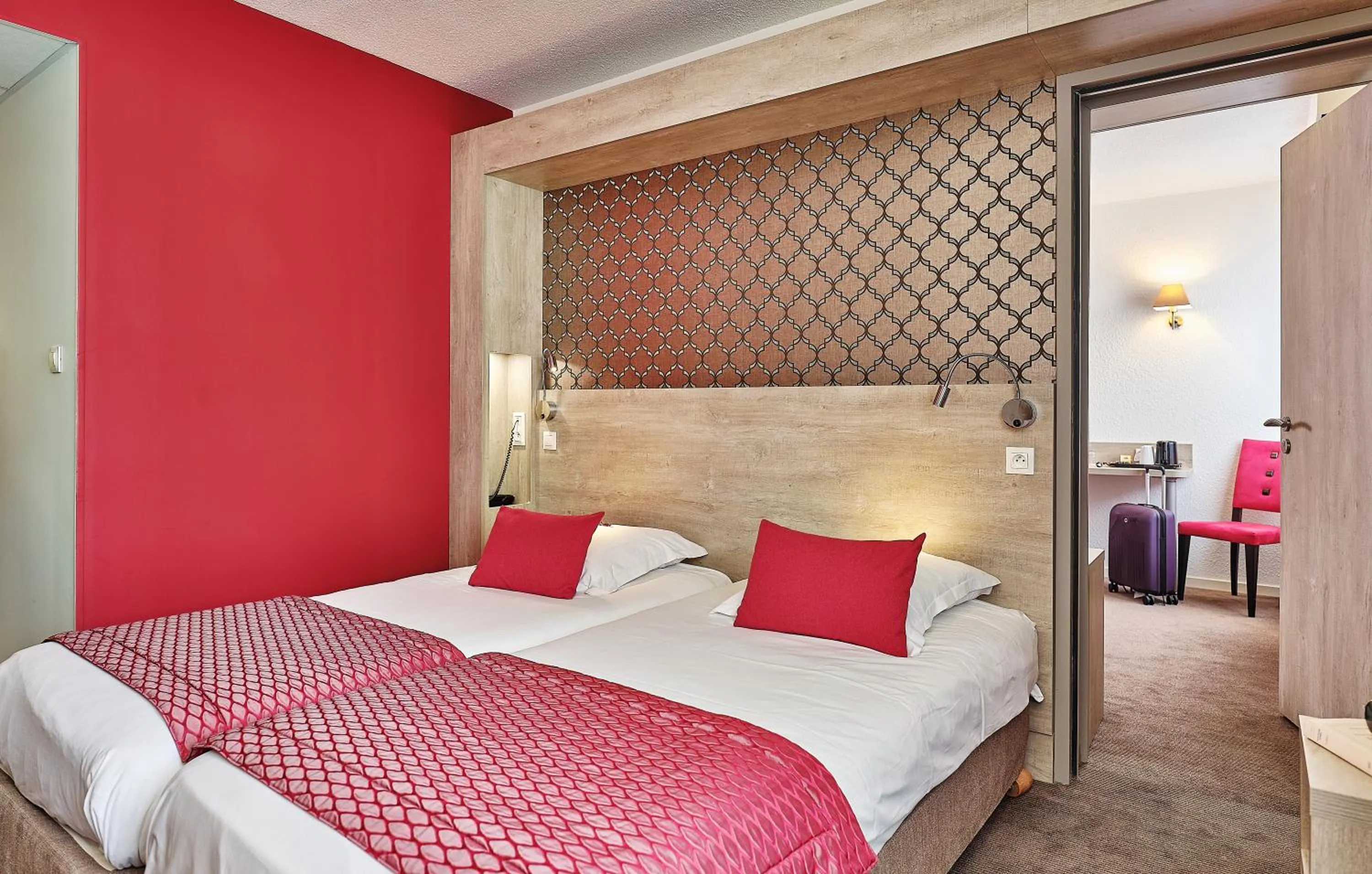 Bedroom, Bed in Logis Hôtel Restaurant Aloe