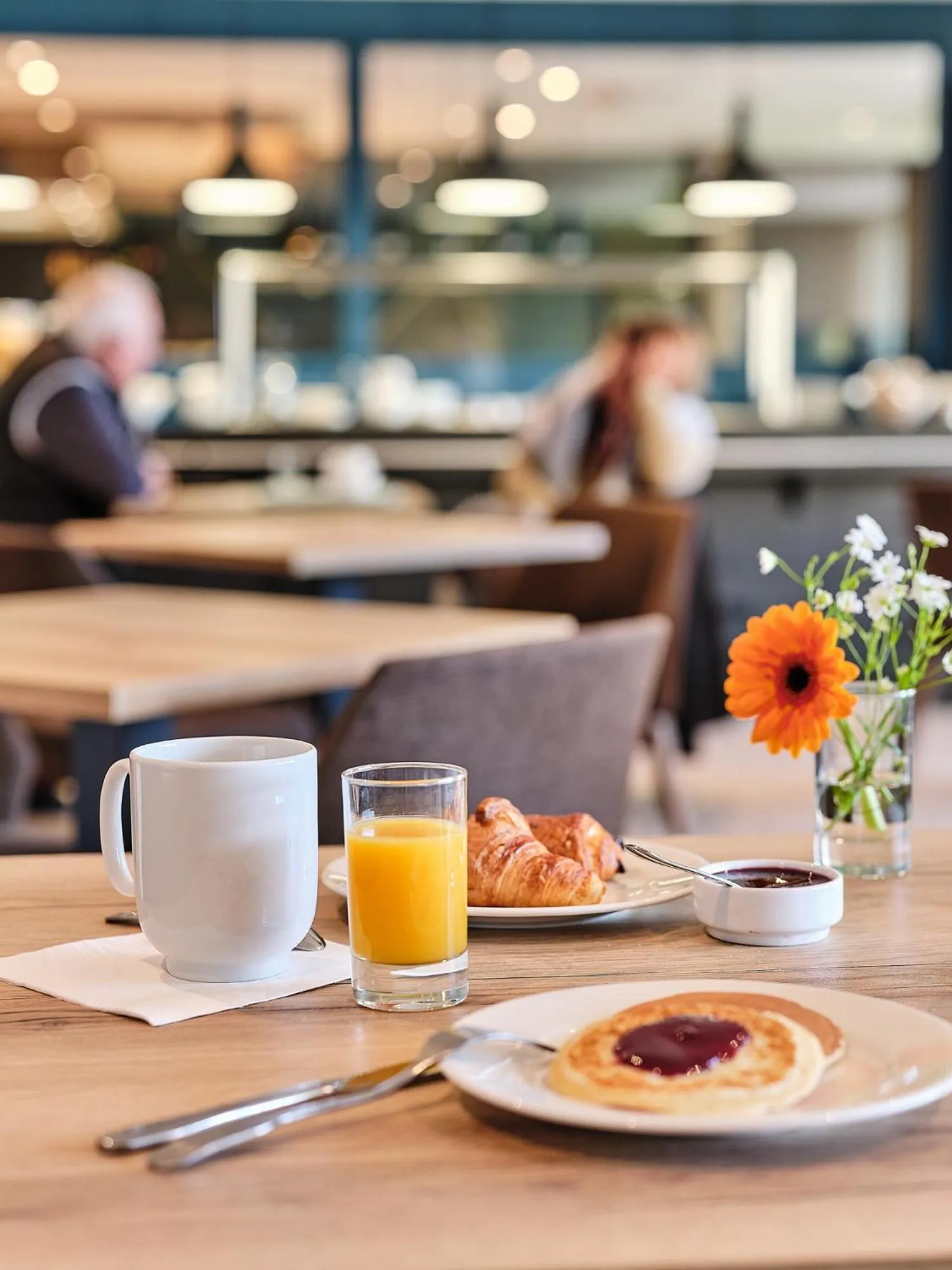 Breakfast in Logis Hôtel Restaurant Aloe