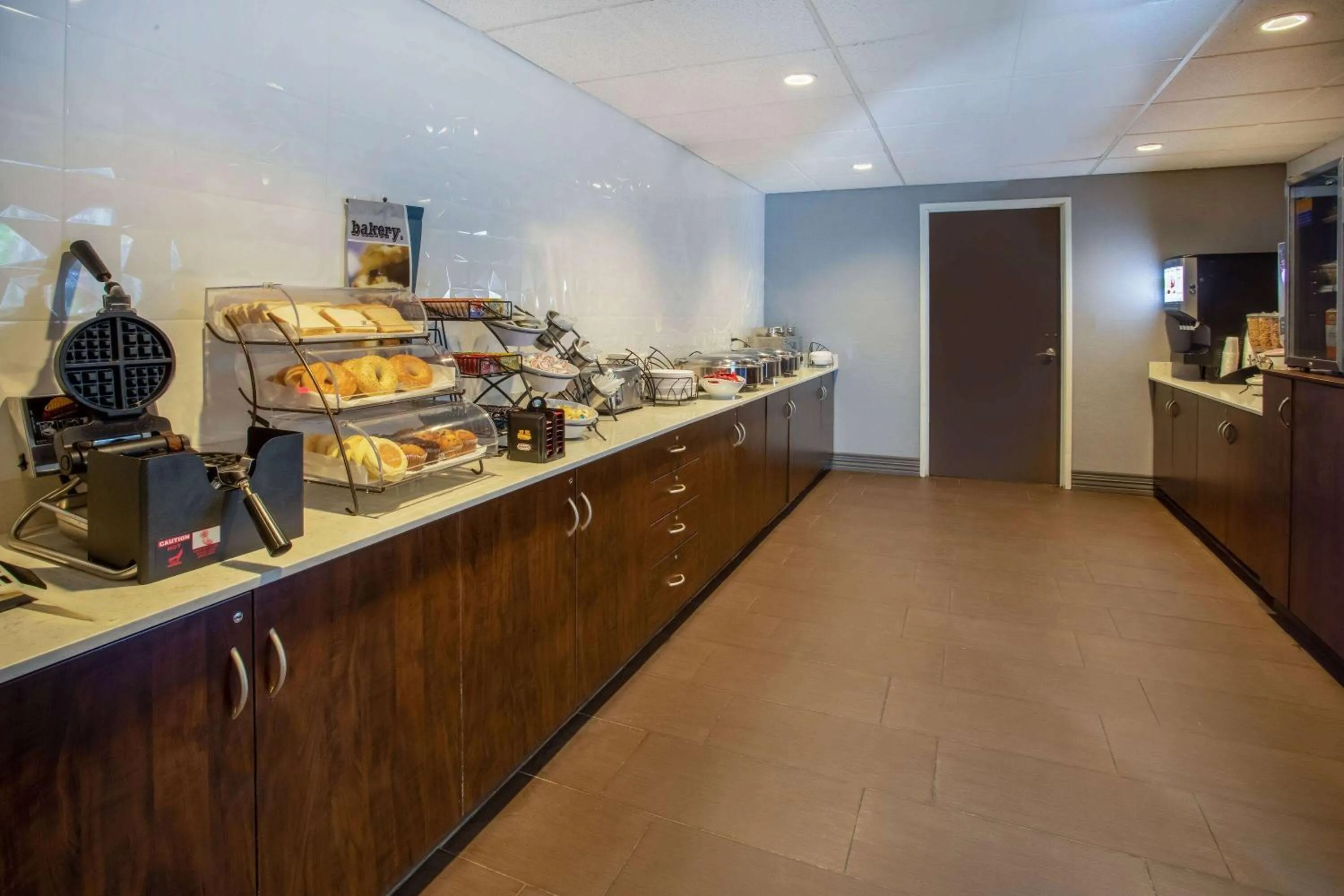 Breakfast in Microtel Inn & Suites by Wyndham - Timmins