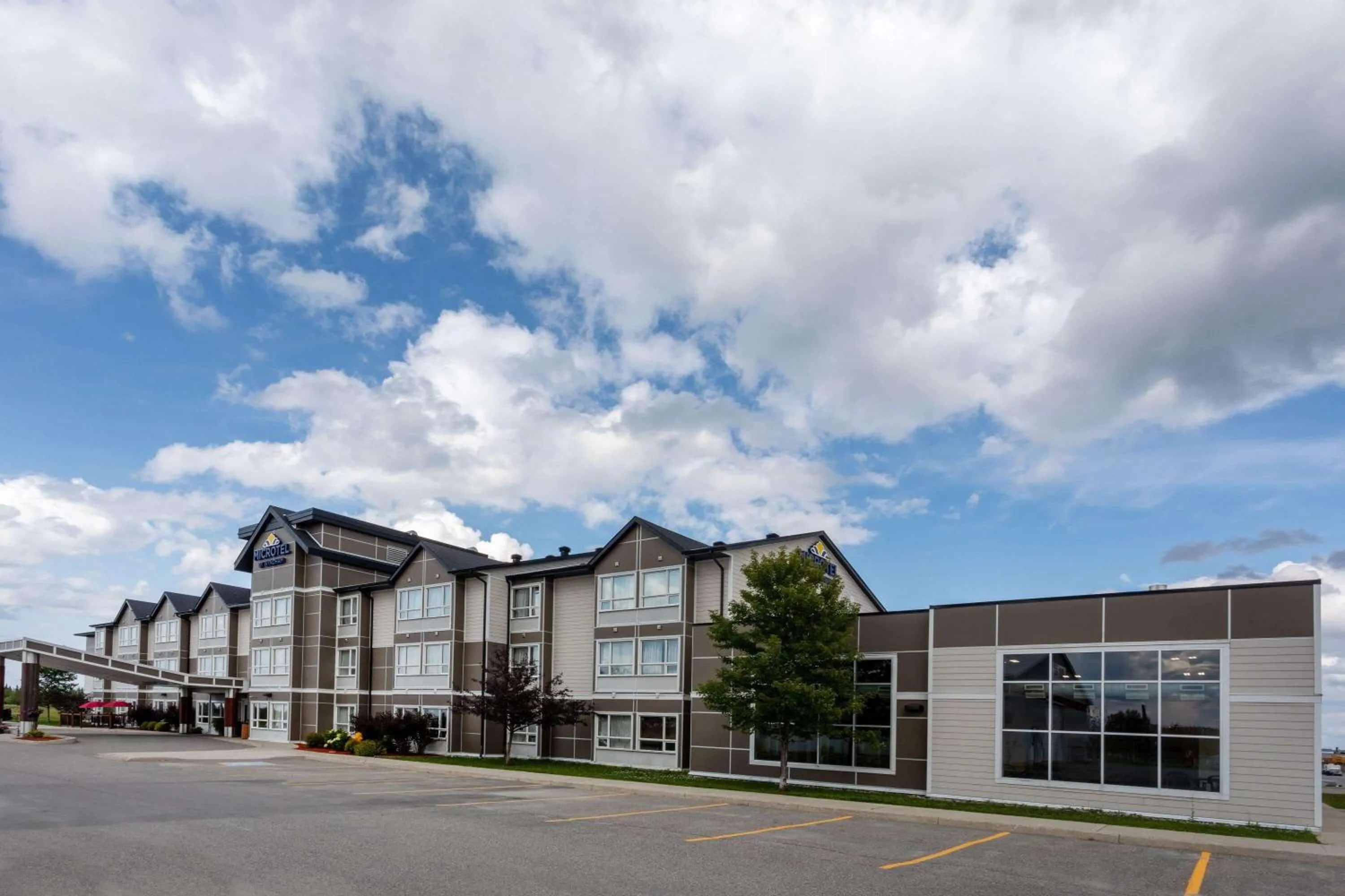 Property building in Microtel Inn & Suites by Wyndham - Timmins