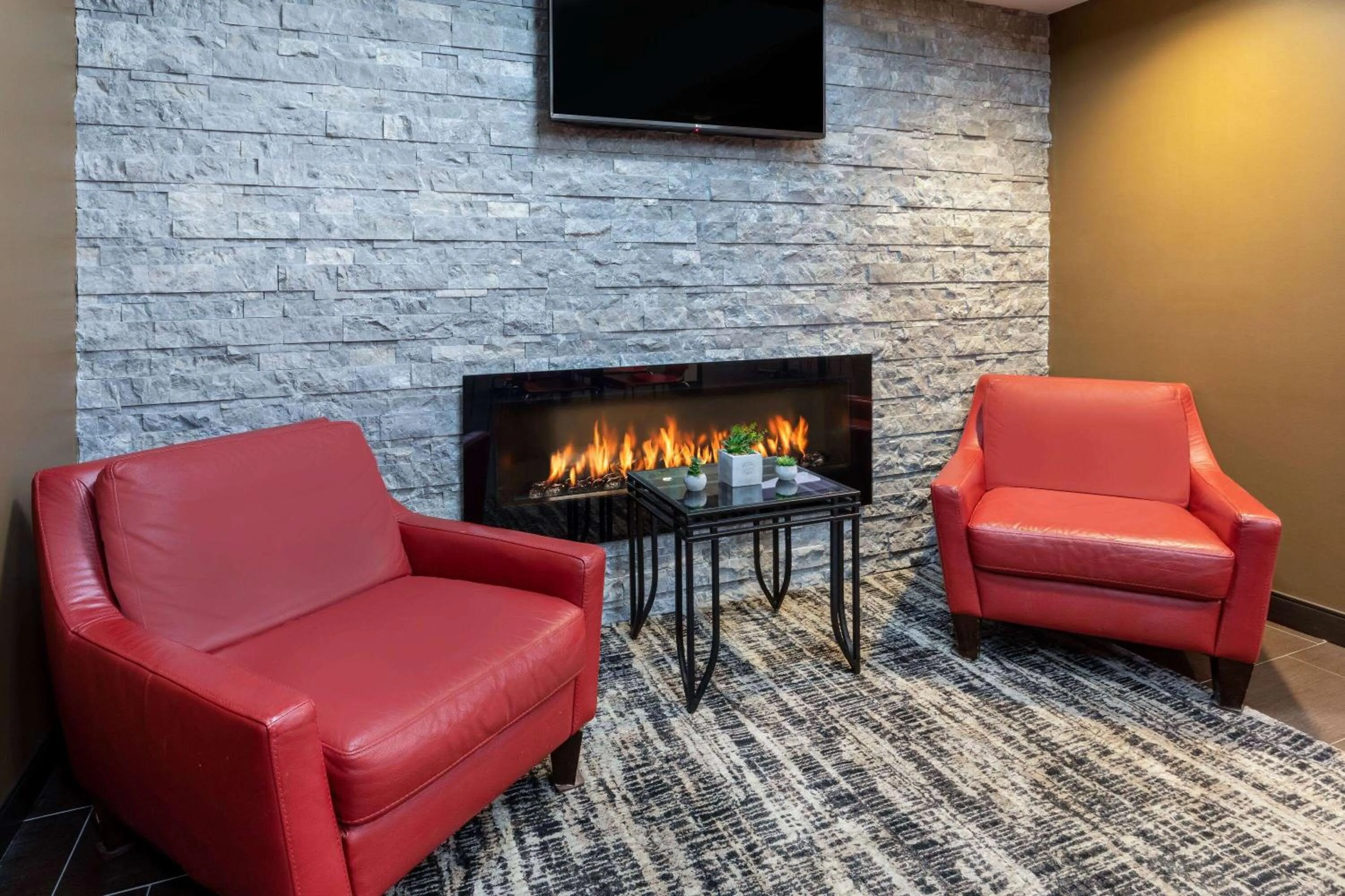 Lobby or reception in Microtel Inn & Suites by Wyndham - Timmins
