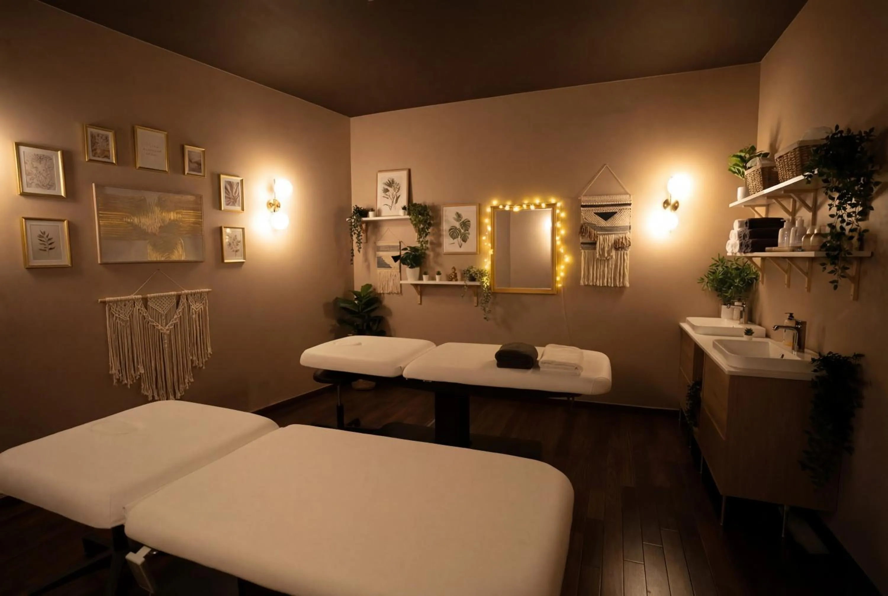 Massage in Château Hôtel, Restaurant & Spa De La Commanderie