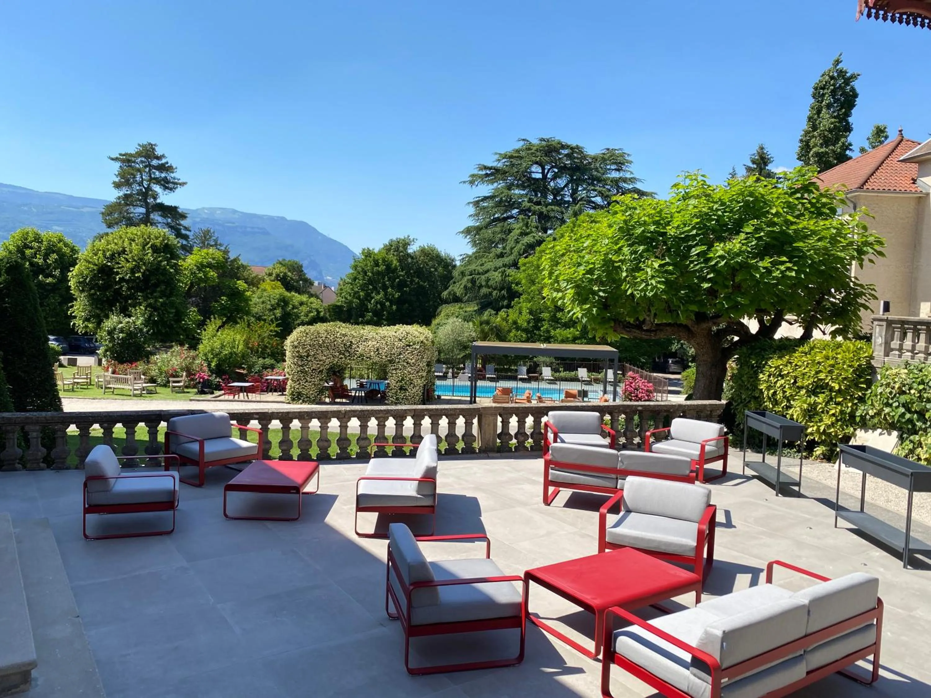 Patio in Château Hôtel, Restaurant & Spa De La Commanderie