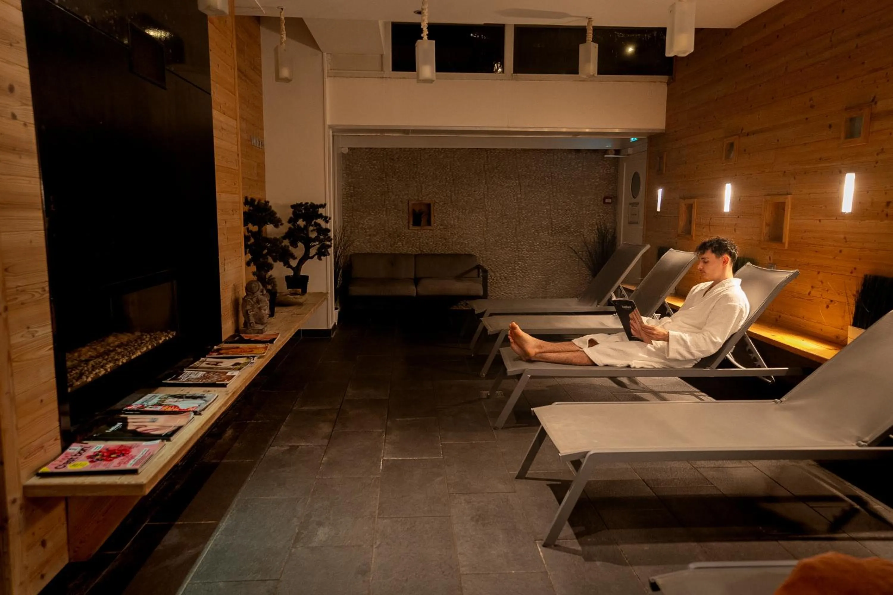 Seating area in Château Hôtel, Restaurant & Spa De La Commanderie