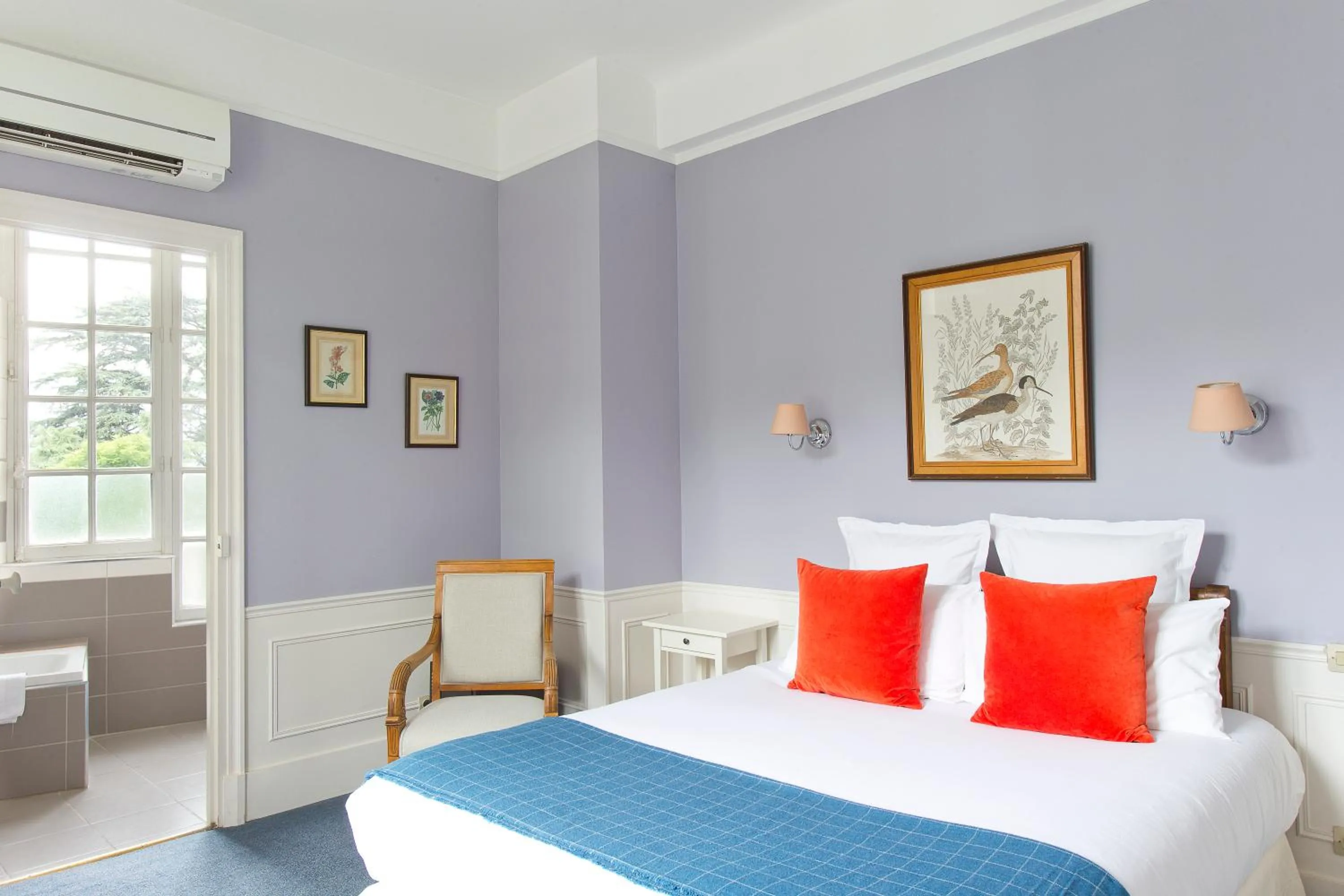 Bed in Château Hôtel, Restaurant & Spa De La Commanderie