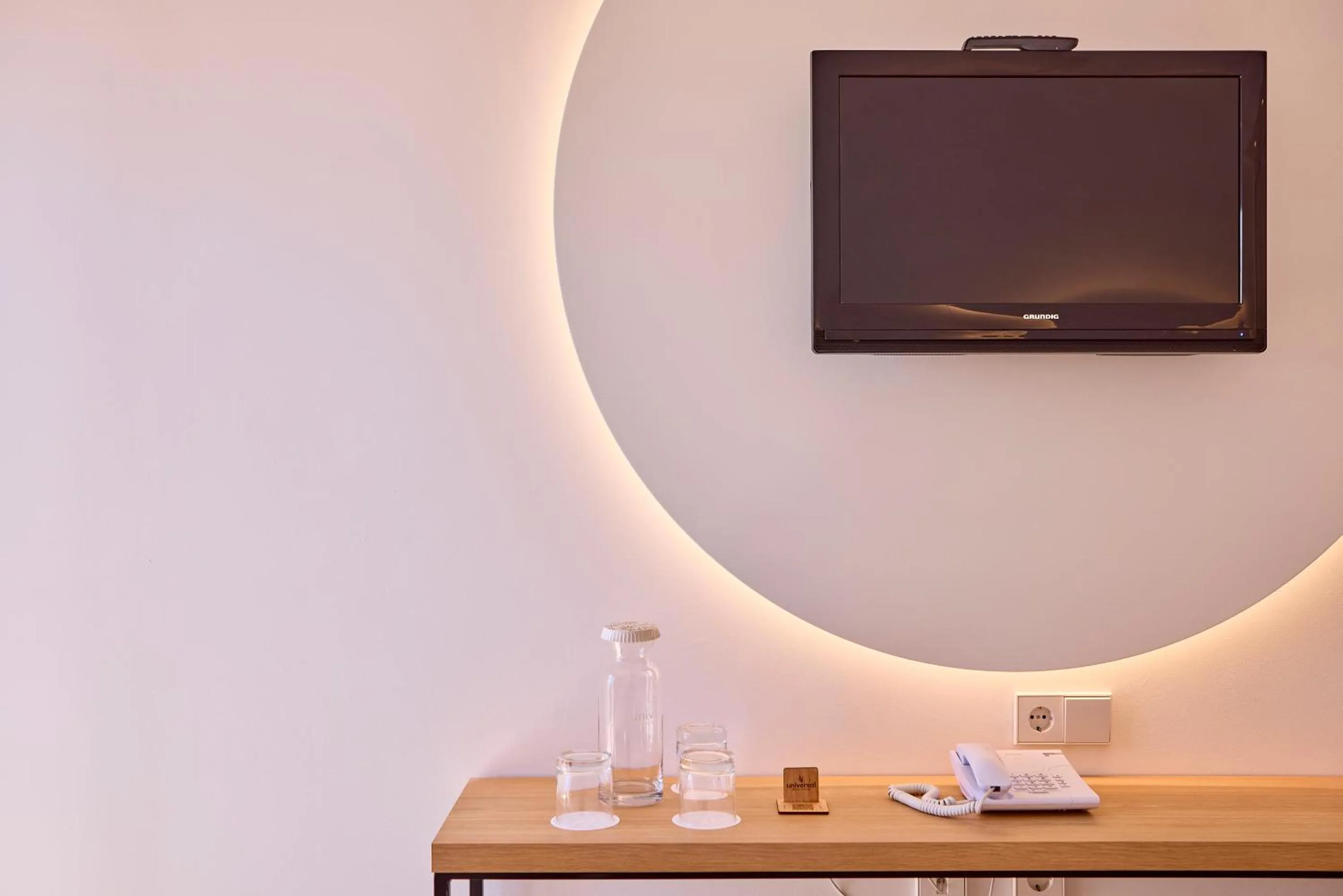 TV and multimedia in Universal Hotel Bikini