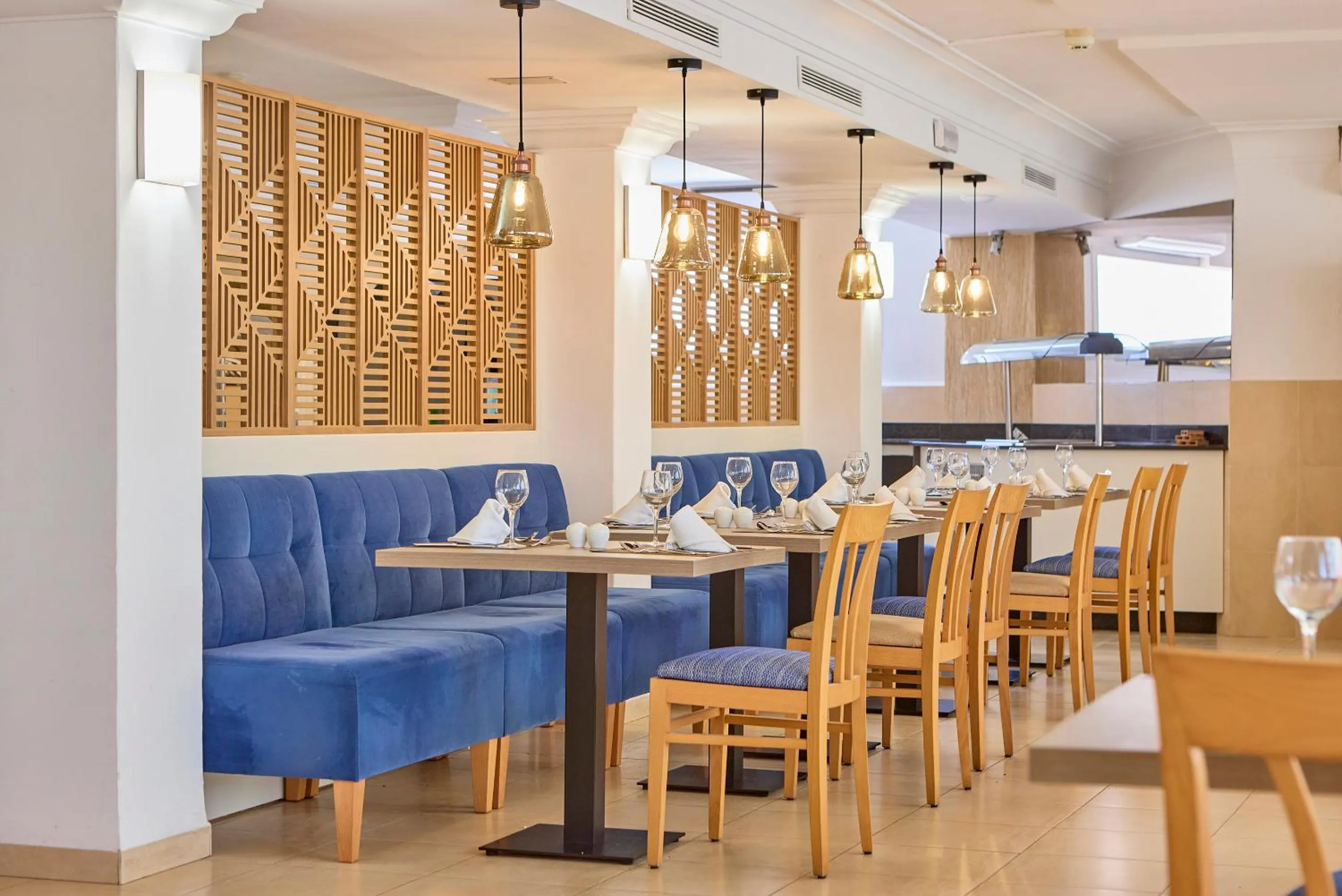 Restaurant/places to eat in Universal Hotel Bikini