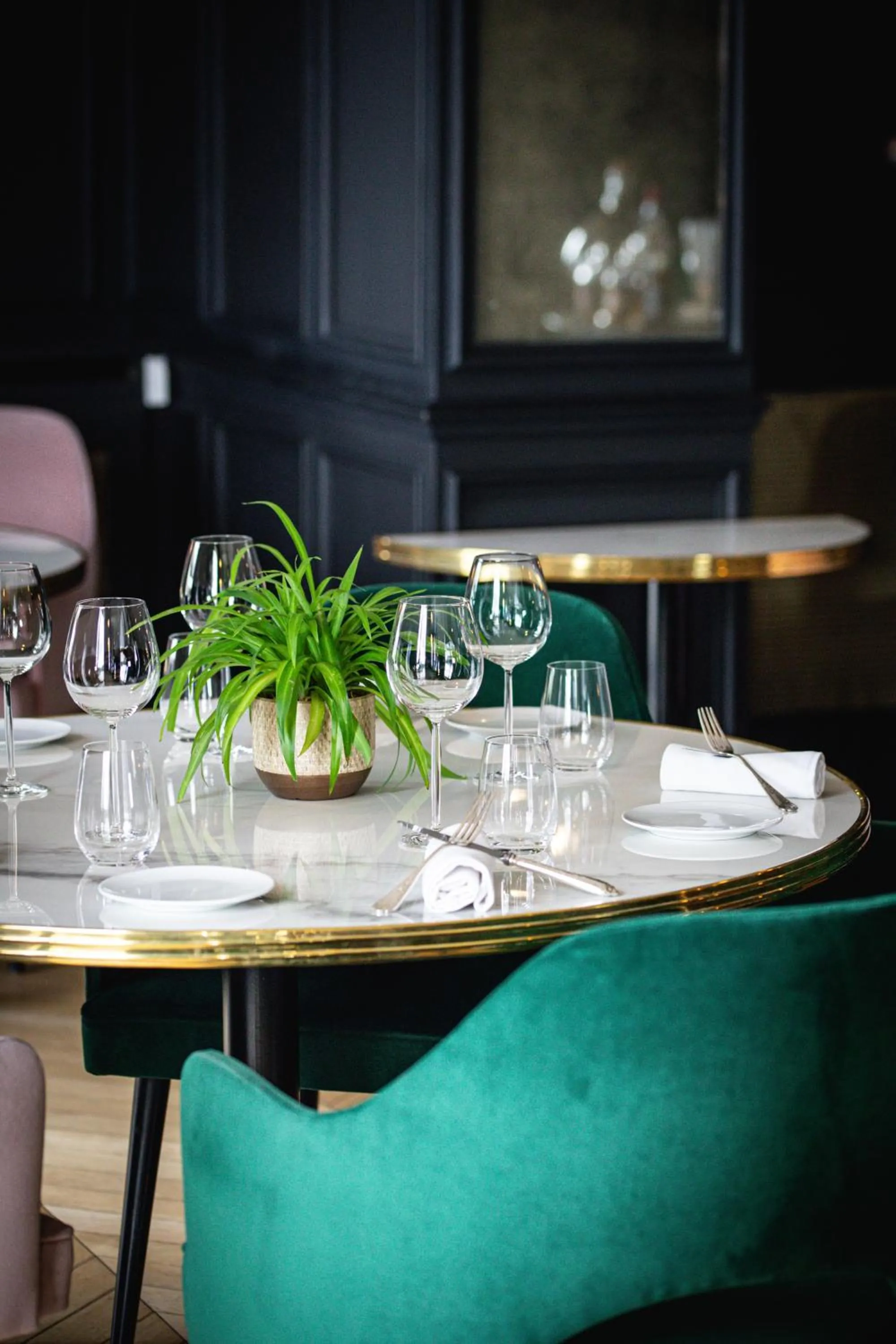 Restaurant/places to eat in Ermitage De Corton - Teritoria