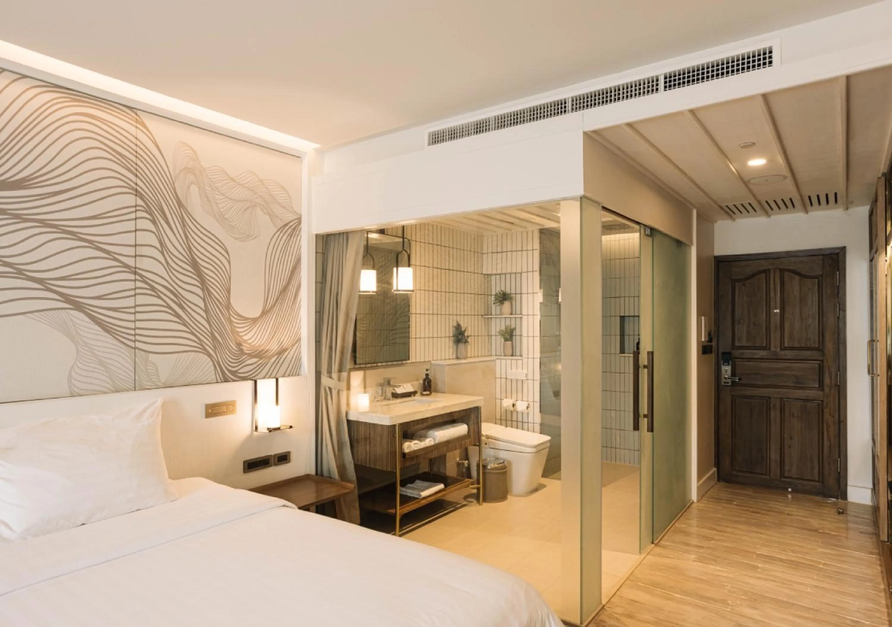 Bathroom, Bed in SYN Boutique Hotel