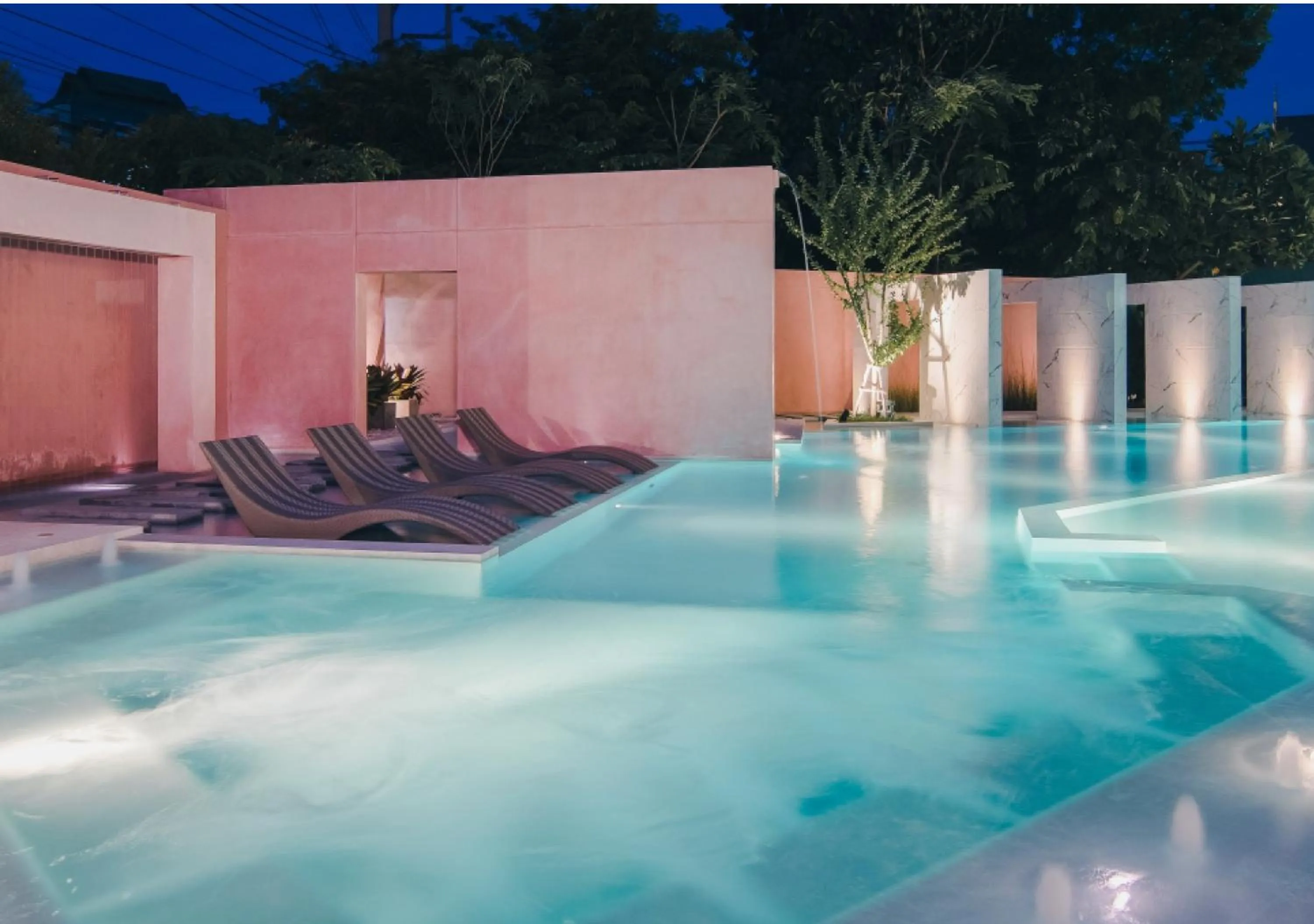 Swimming pool in SYN Boutique Hotel