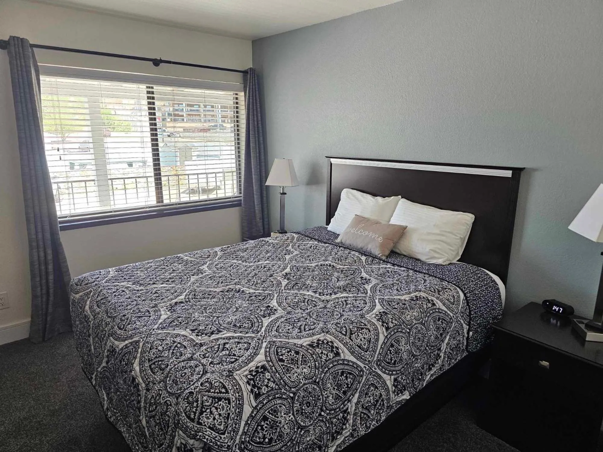 Bed in El Rancho Motel