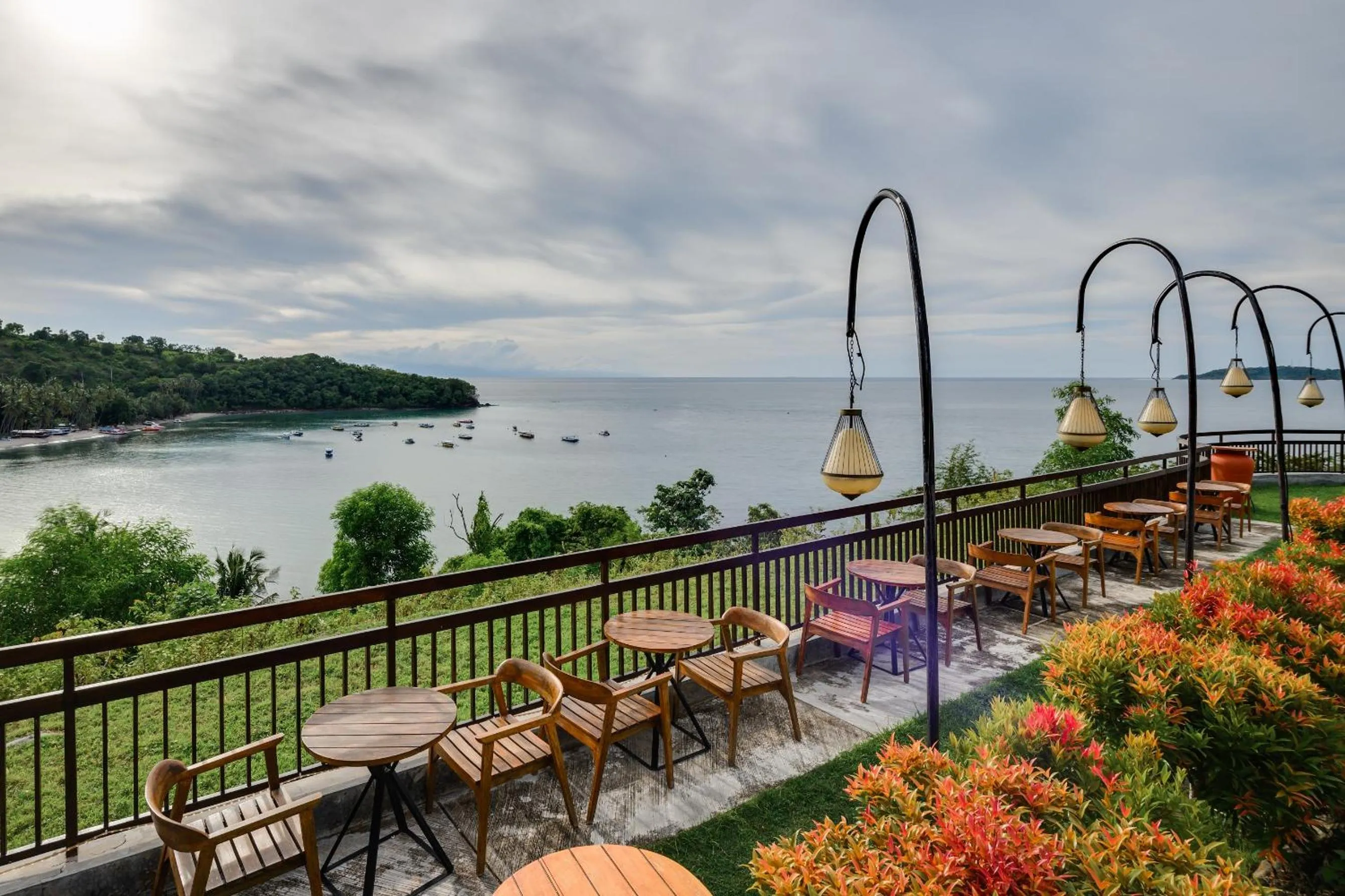 Restaurant/places to eat in The Kayana Beach Lombok