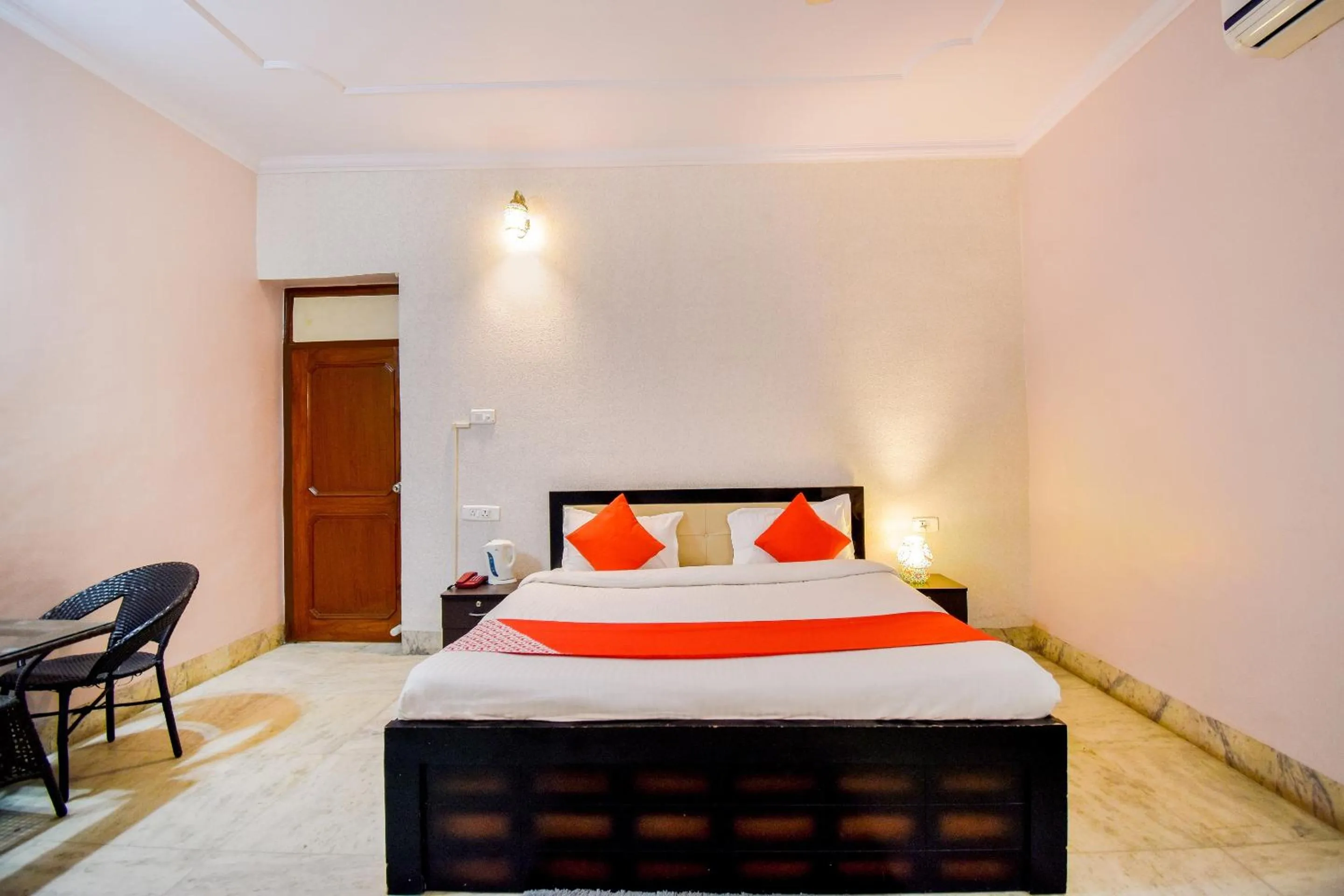 Bedroom, Bed in Hotel O The Nandini's Guest House