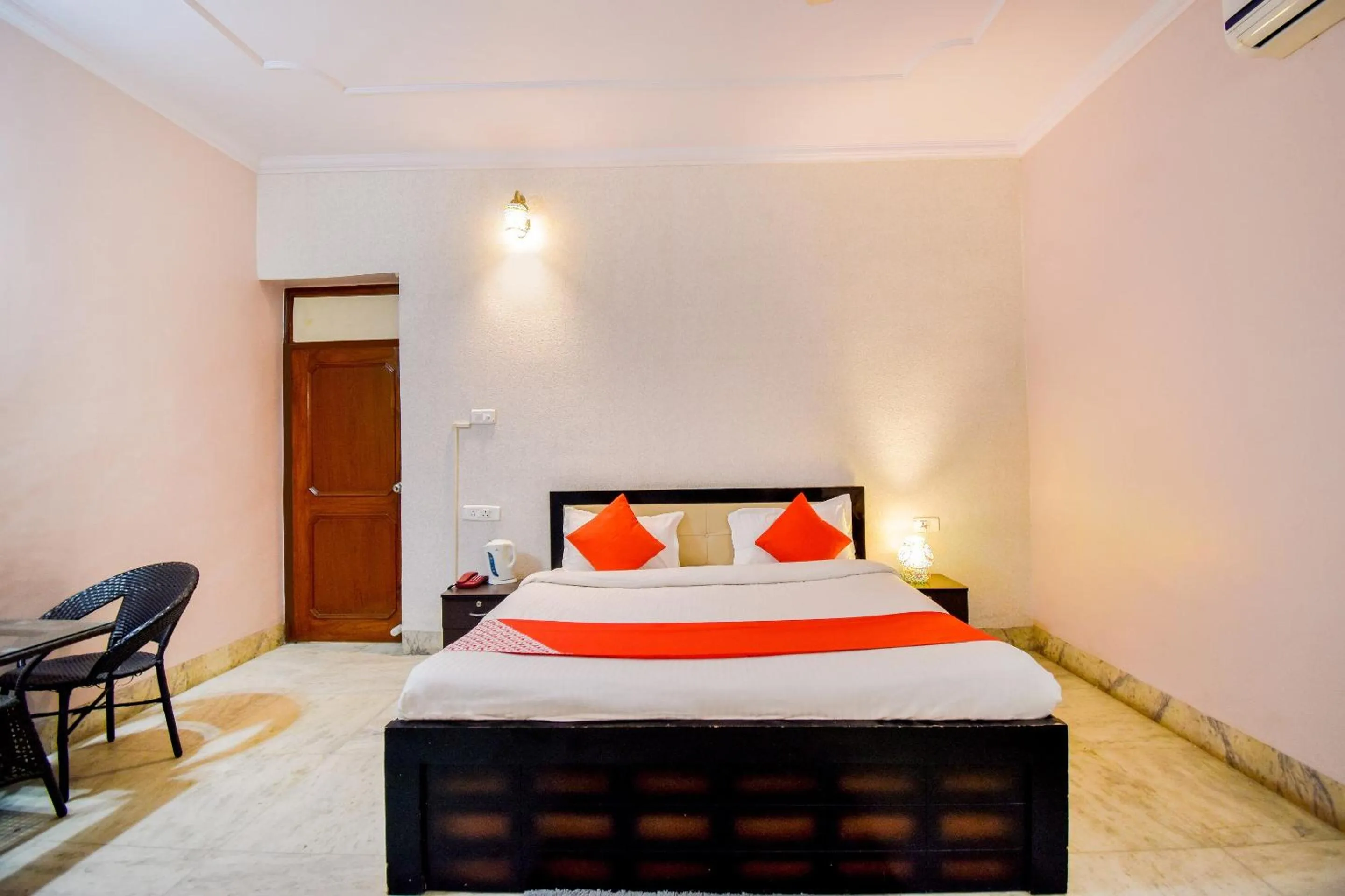 Bedroom, Bed in Hotel O The Nandini's Guest House