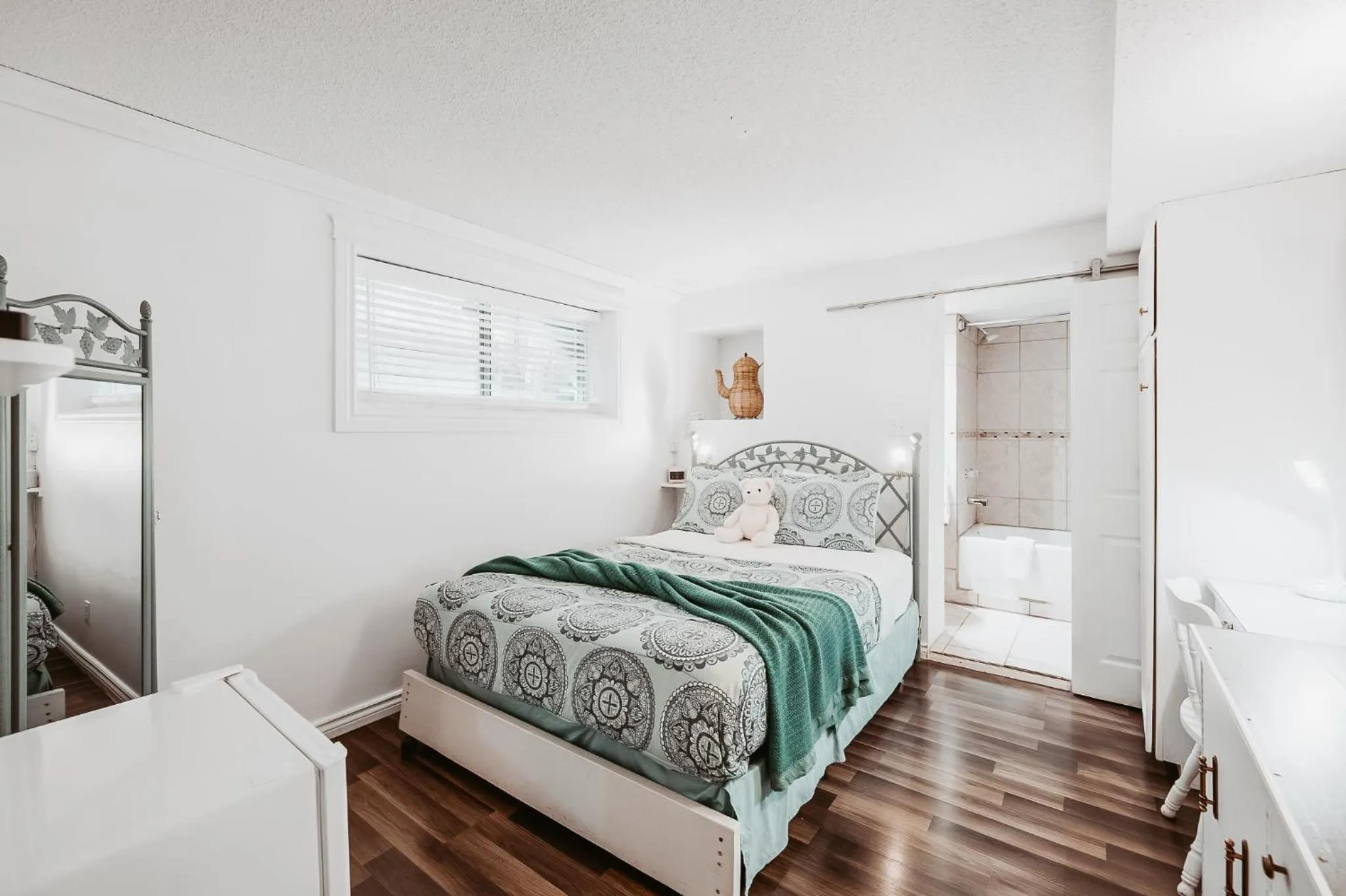 Bed in Along River Ridge