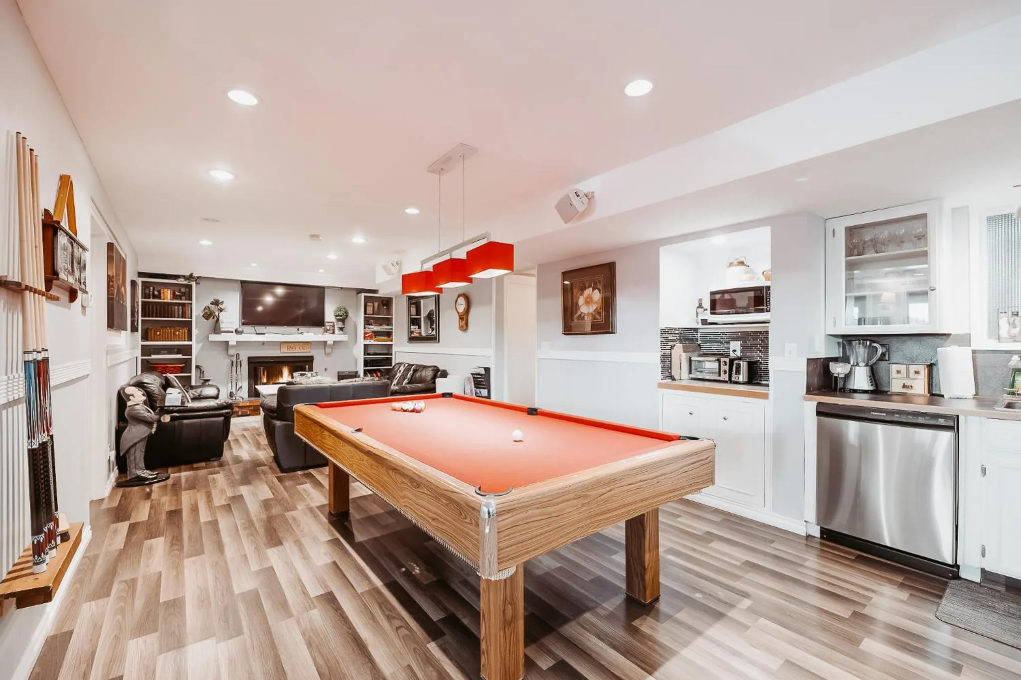 Billiard in Along River Ridge