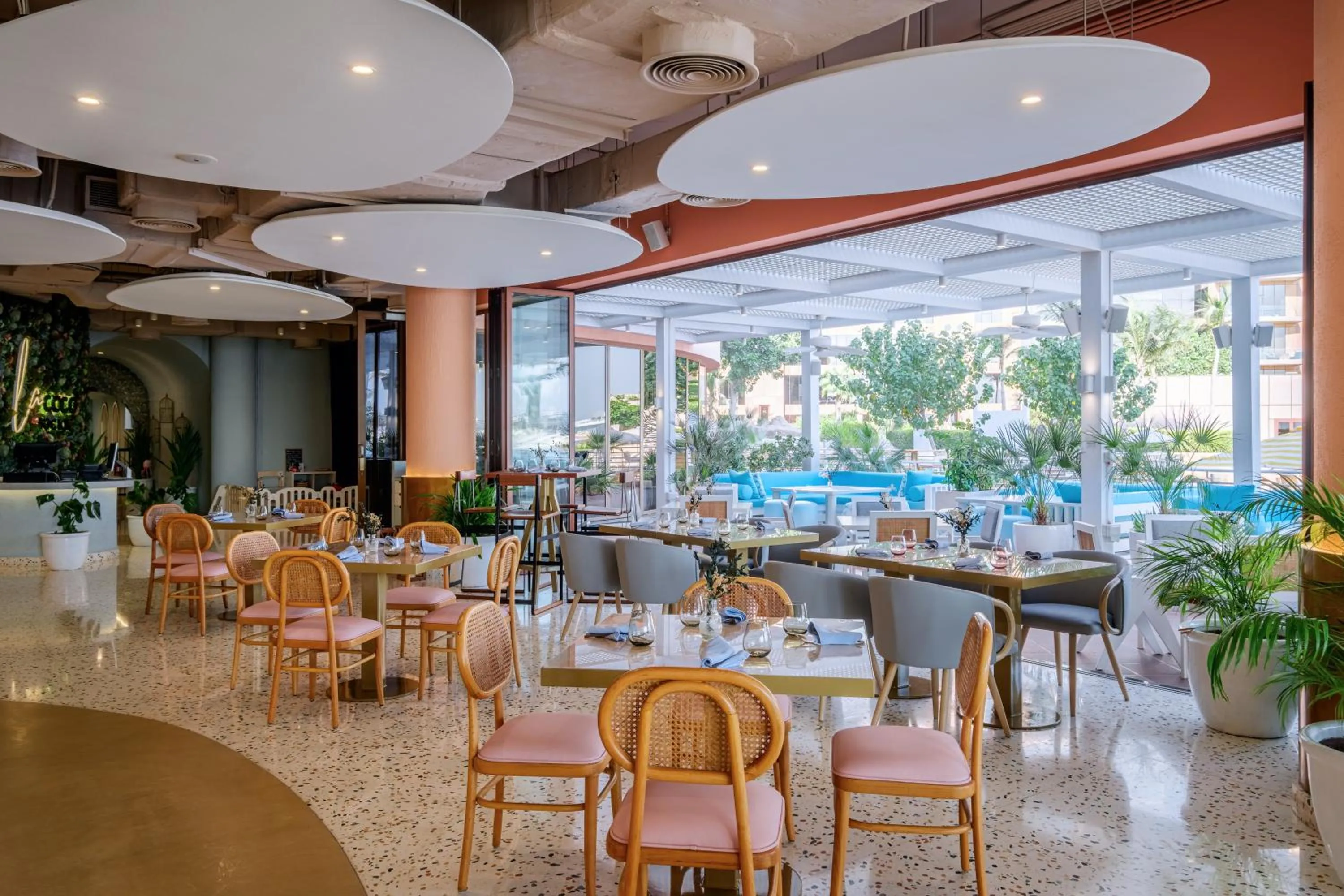 Restaurant/places to eat in Andaz Dubai The Palm, By Hyatt
