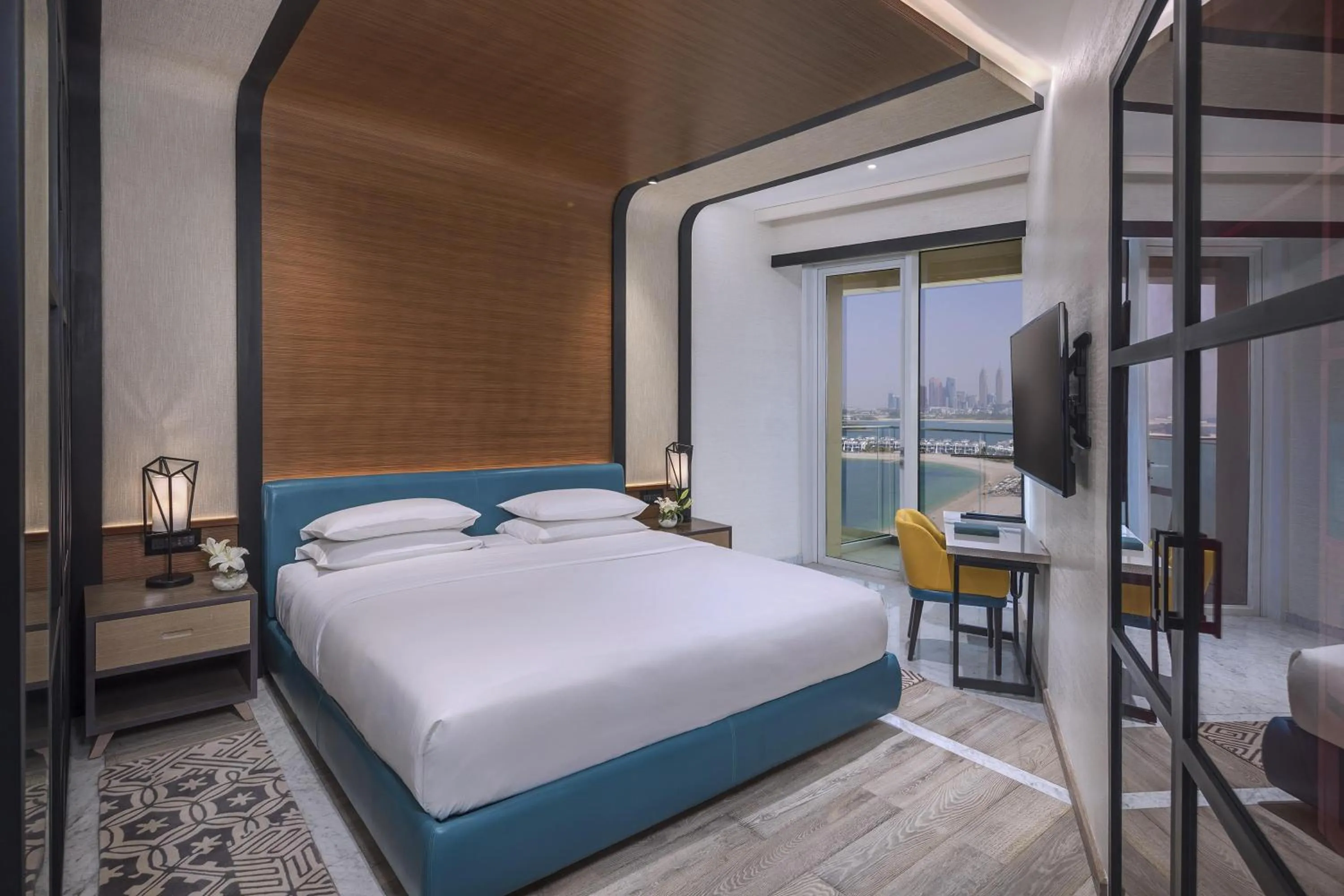 Photo of the whole room, Bed in Andaz Dubai The Palm, By Hyatt