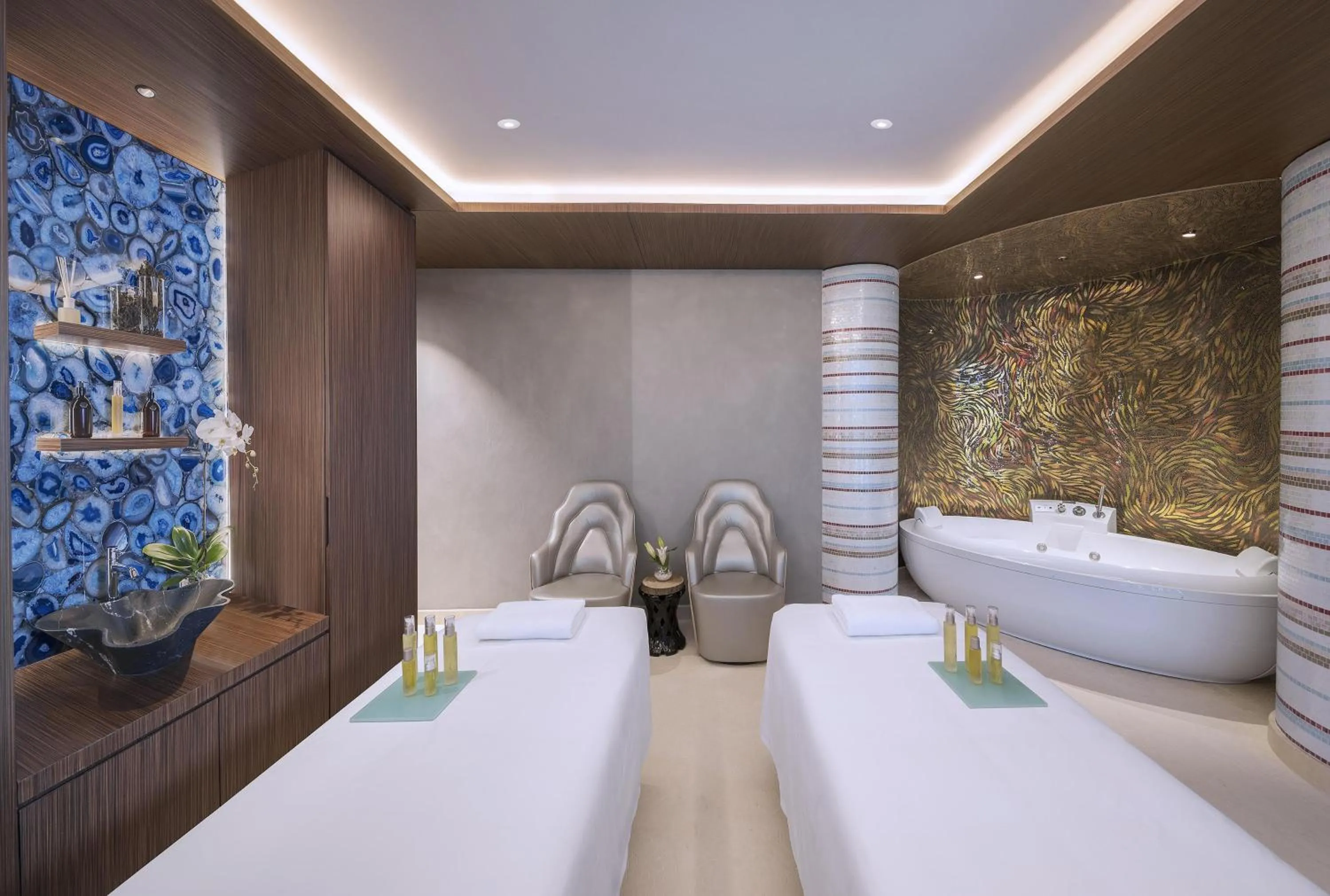Spa and wellness centre/facilities, Bed in Andaz Dubai The Palm, By Hyatt